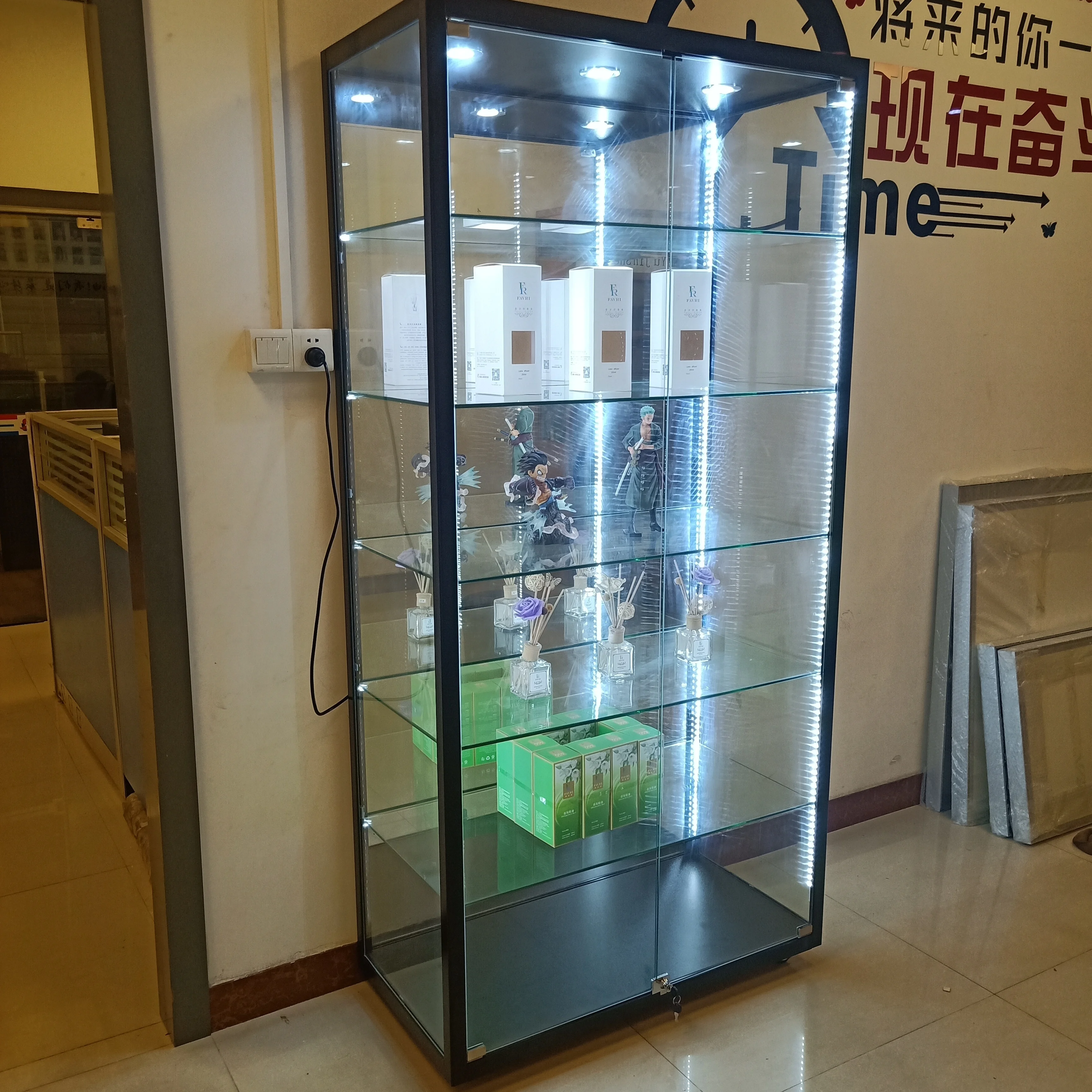 Guangzhou Factory Modern Full Vision Aluminum Frame Glass Vitrina  Bag Display Showcase