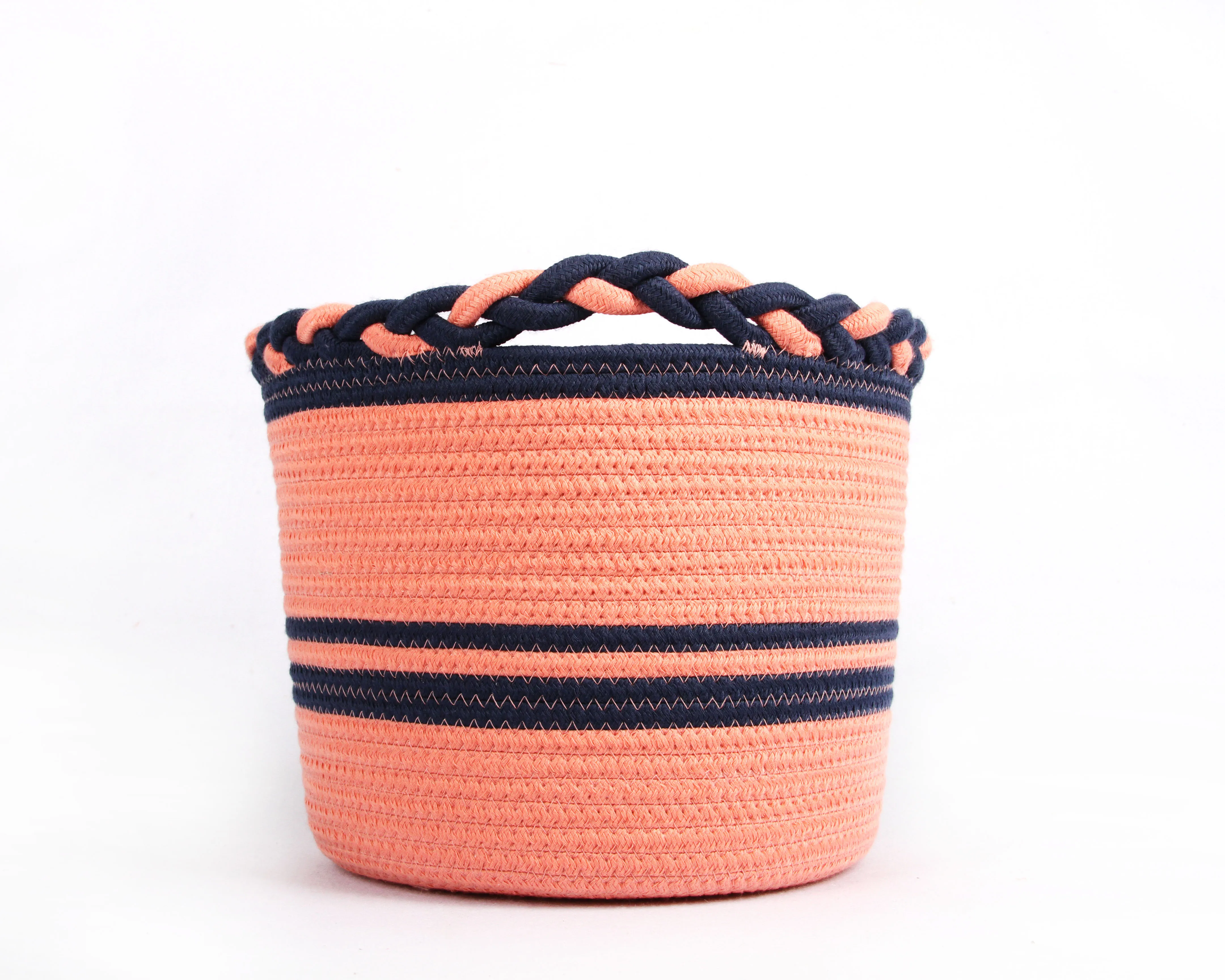 China Qingdao Factory 2022 Custom wholesale handmade decorative New Product Cotton Rope Woven Storage Basket