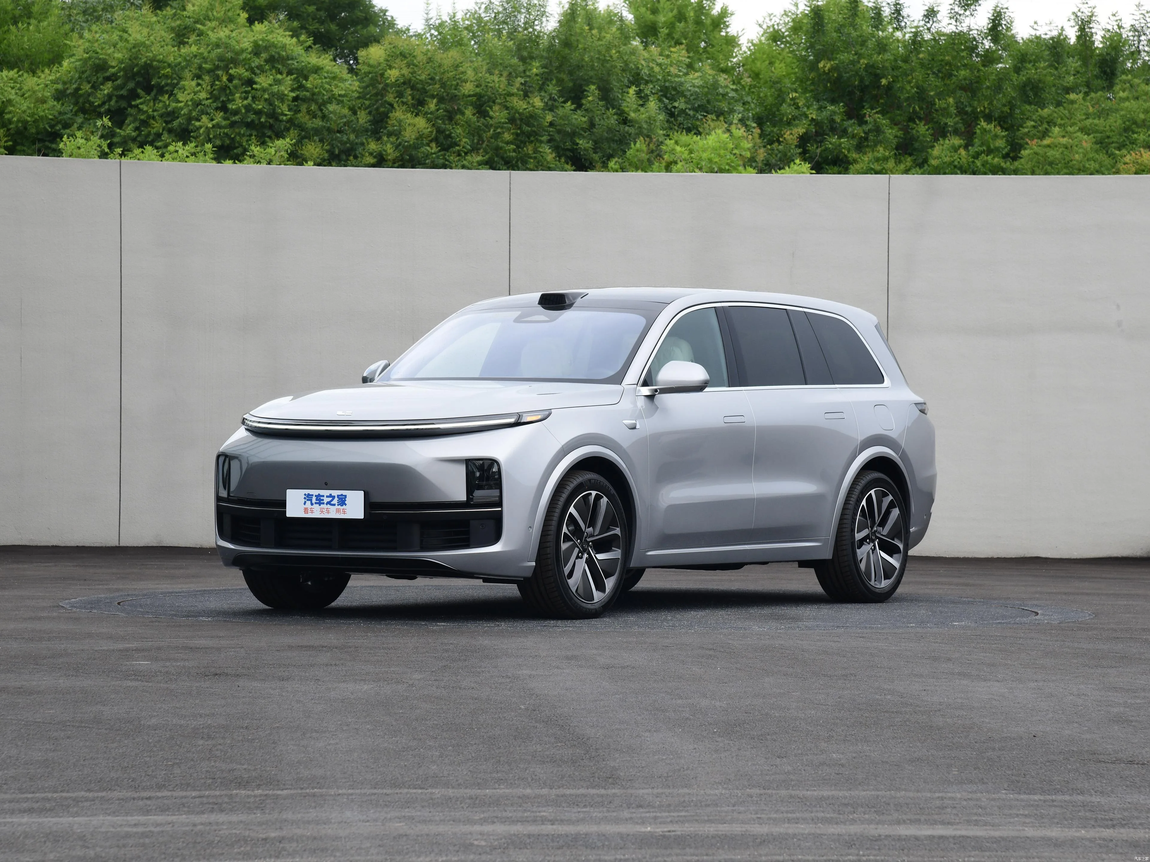 Fast to shipping Li Auto 9 Li Auto  Pro Max Lixiang L9 Large Space Luxury SUV Hybrid New Cars Electric Cars  in stock