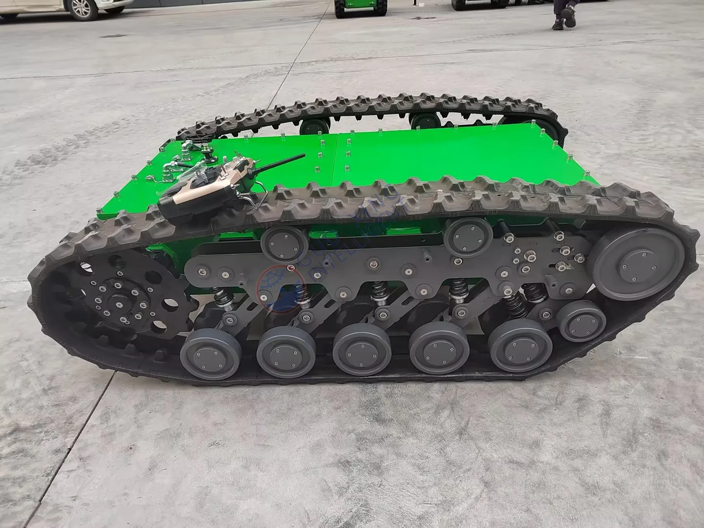 Guoxing PKT1300 heavy load 300kg tracked robot chassis robot platform tank chassis for logistic