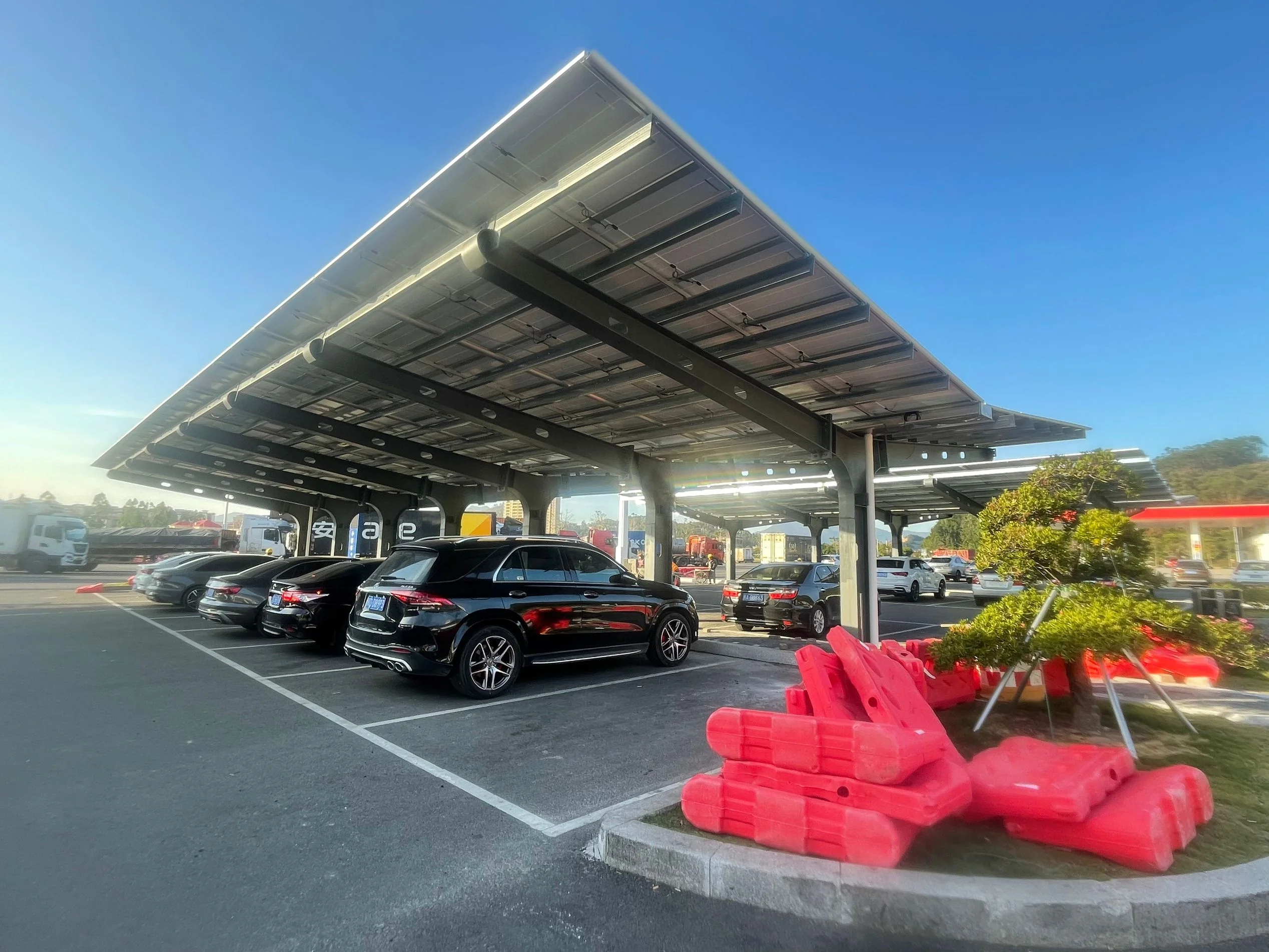 Carbon Steel Solar Carport Waterproof Mounting Commercial Systems Steel Single Column Parking Car Bracket Customization