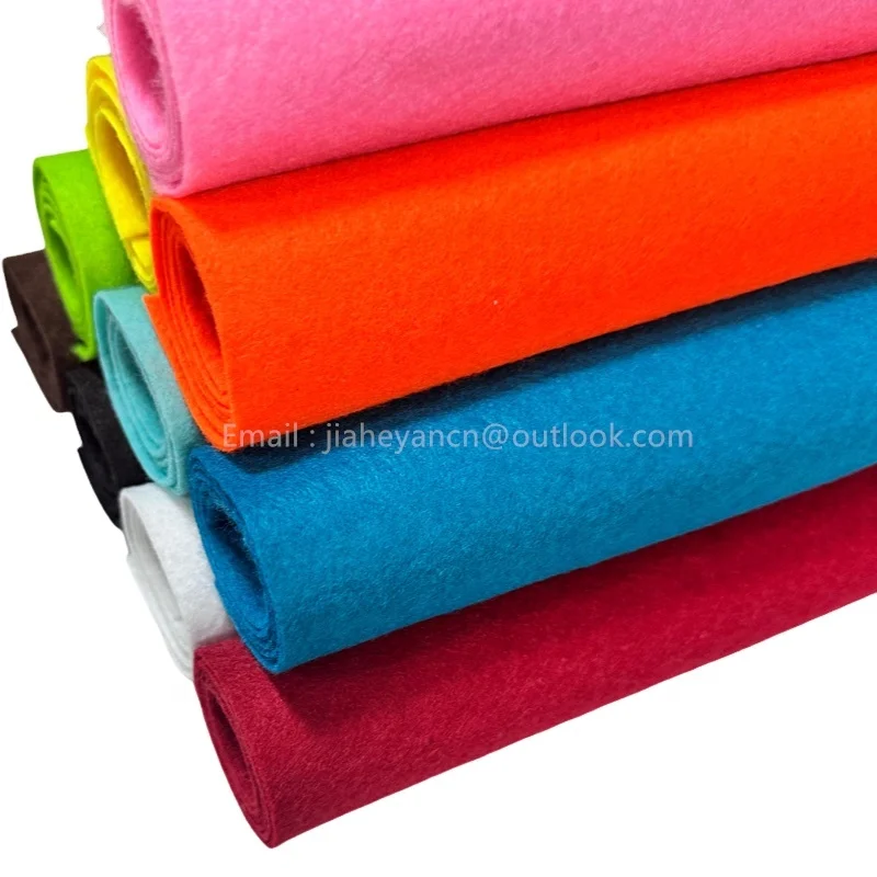 100% Polyester Non Woven Fabric Needle Punched Felt Fabric Color Soft Felt Roll Handicraft Christmas Decoration Felt roll 1mm
