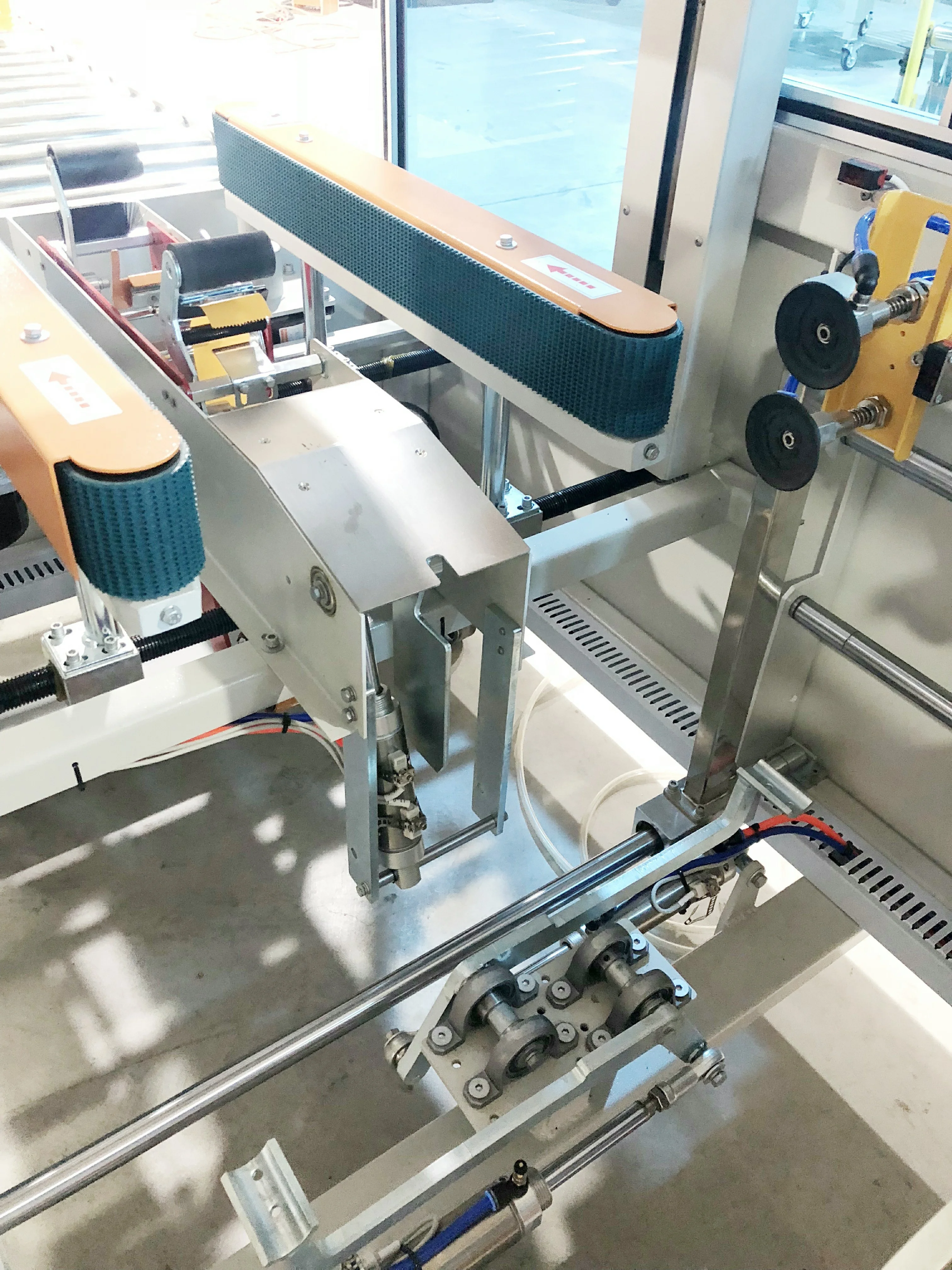 Полностью автоматическая упаковочная машина для эректора картонных коробок