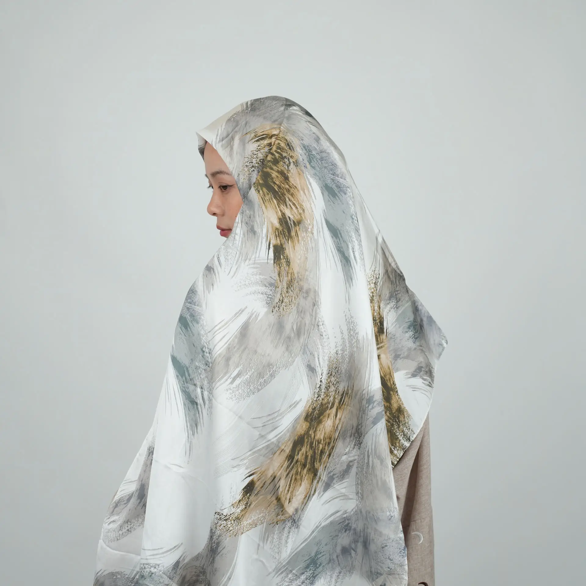 Zifeng OEM Hijab Con Turbante Wholesale Ethnic Satin Curve Printed Headscarf Southeast Asian Malay Headscarf Hijab