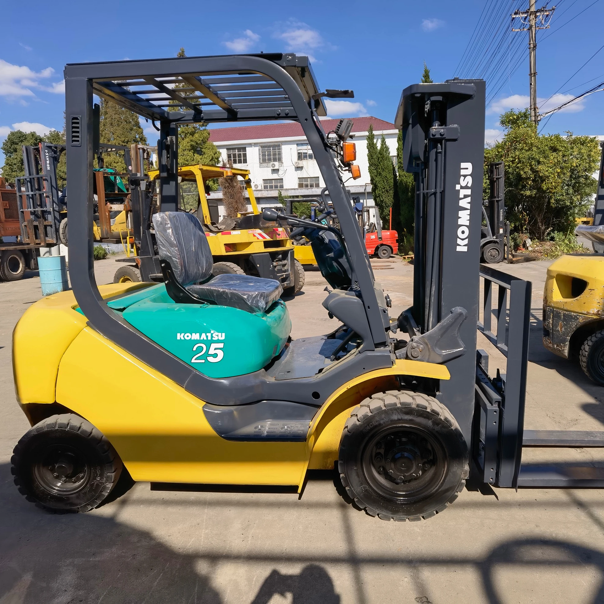 Подержанный вилочный погрузчик Komatsu FD25 FD30 FD40 FD50 продажа подержанного вилочного погрузчика