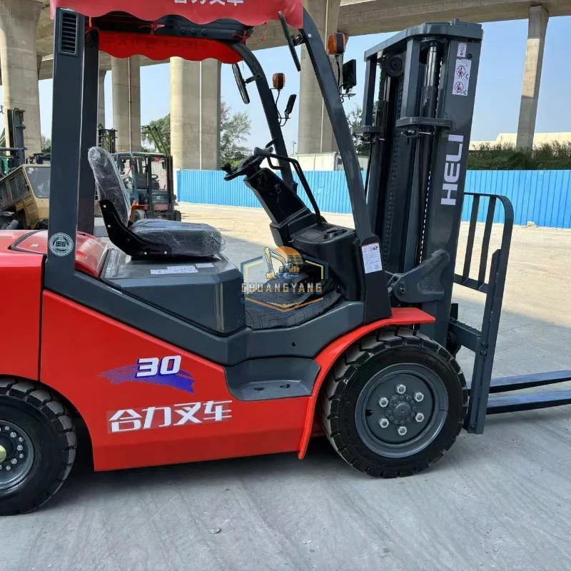 Used Heli 30 Mini Forklift Truck with Japanese Isuzu Engine 3ton Diesel Forklift with 4500mm Automatic Transmission