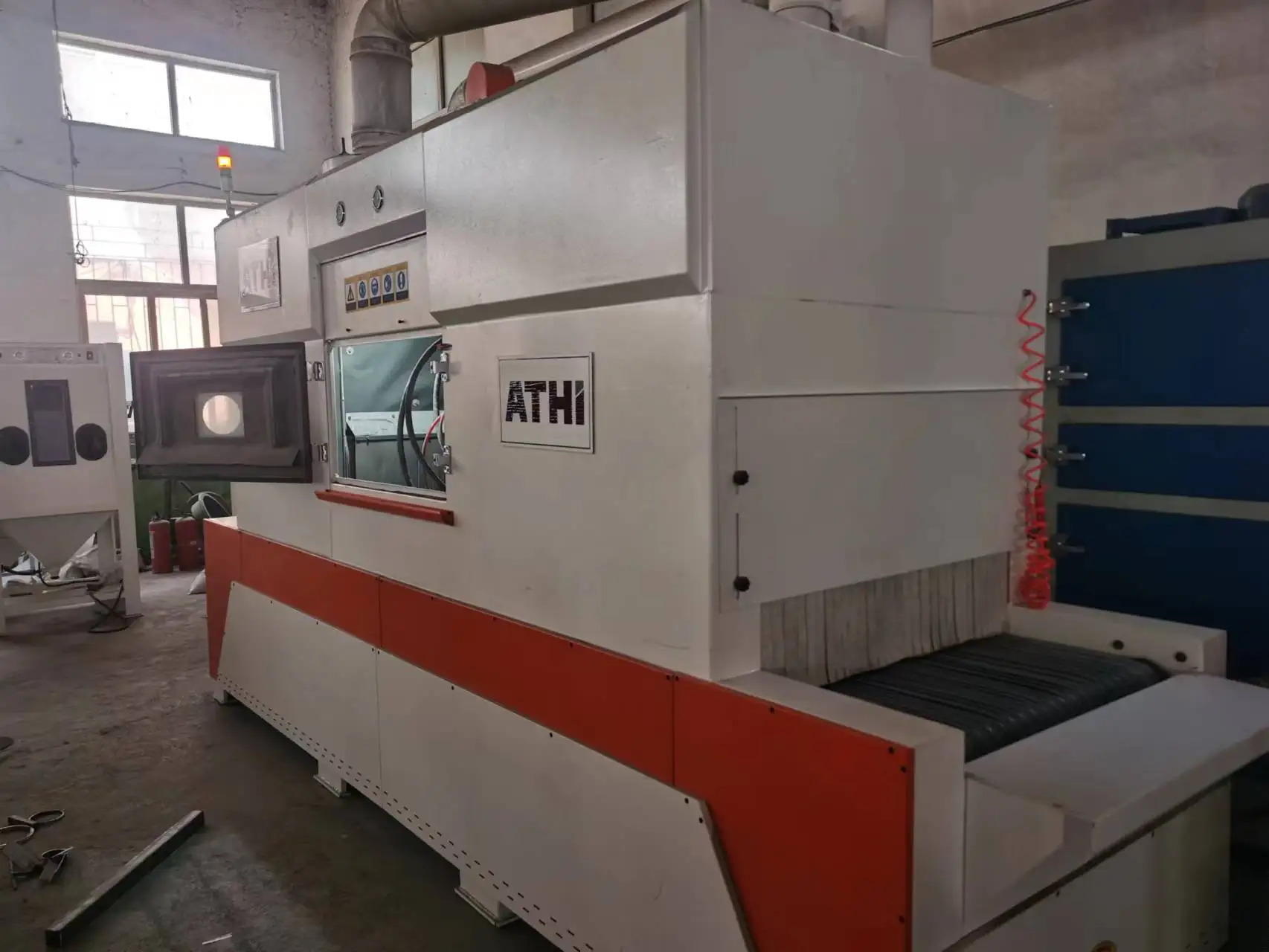 Sand Blasting Machine Automatic Sand Blasting Cabinet