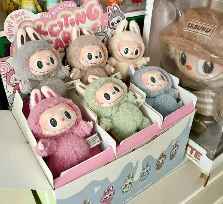 New arrive labubu popmart toys macaron toys anime action figure labubu blind box toys for decoration labubu mini keychain