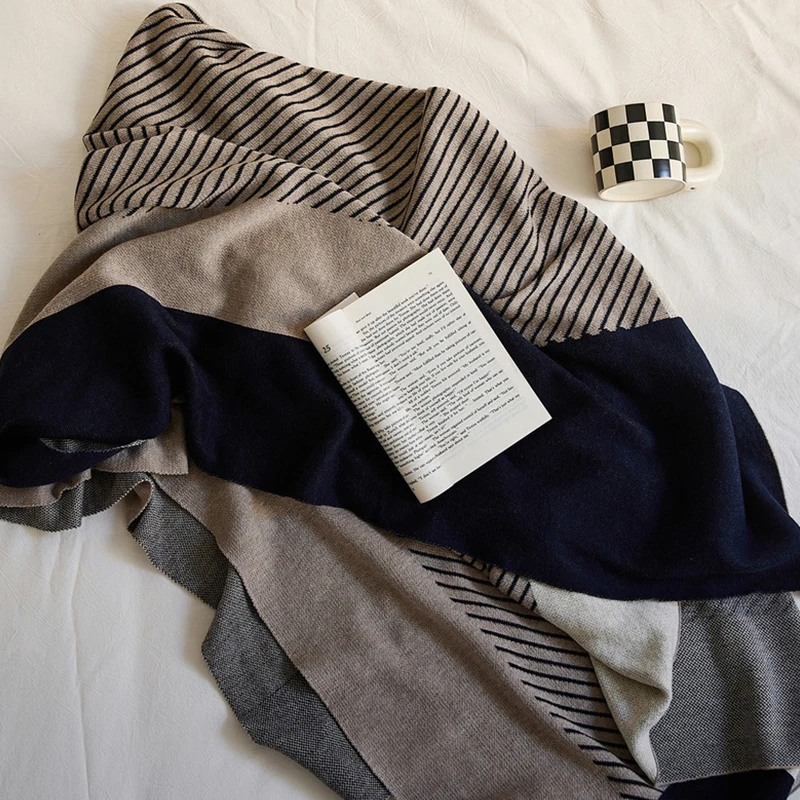 Luxury jacquard cashmere blanket custom logo knitted woven wool cashmere throw blanket sofa blanket