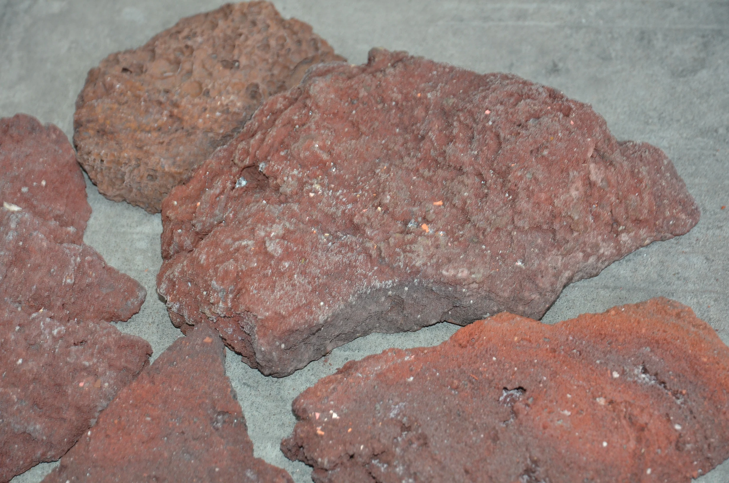 basalt stone/ lava stone for cleaning/ volcanic stone price