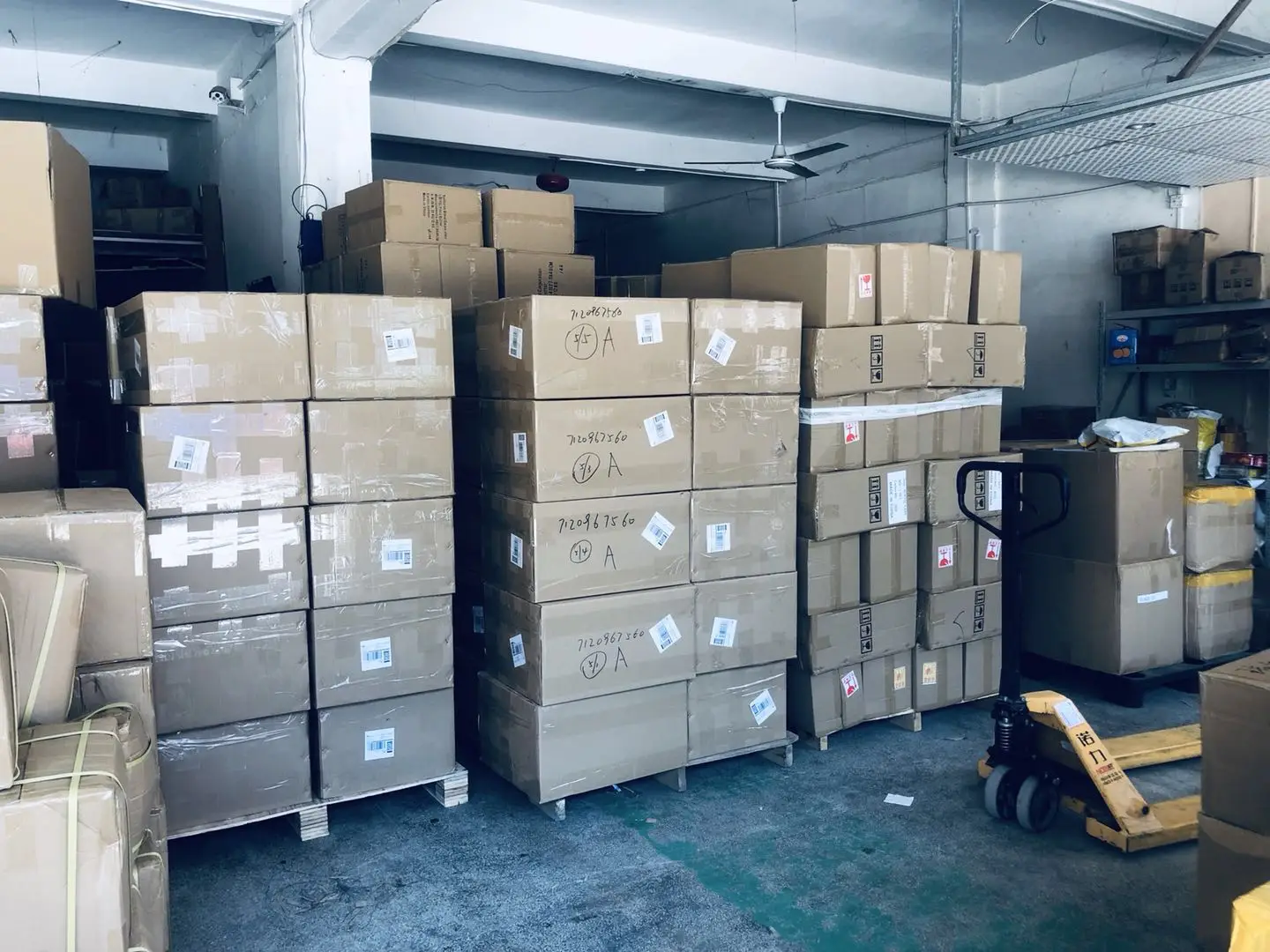 Cheapest air freight shipping FBA freight forwarder from China Shenzhen Guangzhou Yiwu to Netherlands with fulfilment service