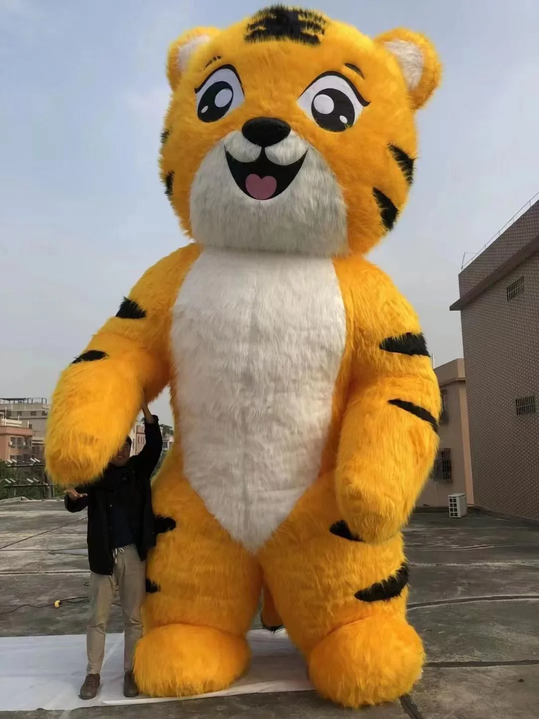 Guangzhou Hot Selling Large Size Cartoon Lovely Animal Tiger mascot costume for Amusement park
