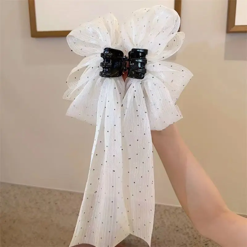 NEW Arrival Large Size Fabric Cloud Hair Claw Clips Women Unique Sweet Fashion Shark Clips Girl Hair Accessory Good Quality