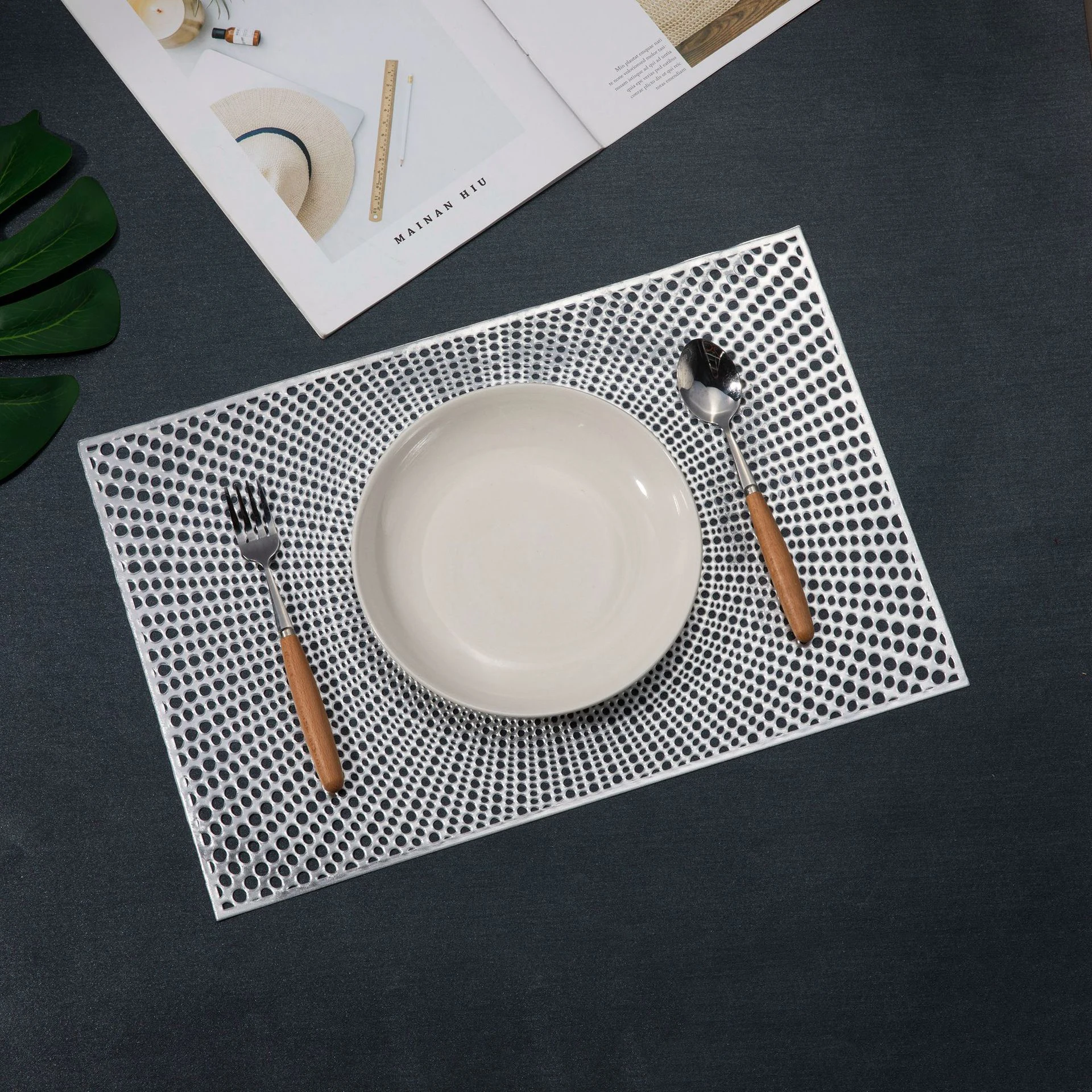 
Luxurious Square gold pvc tablemat 