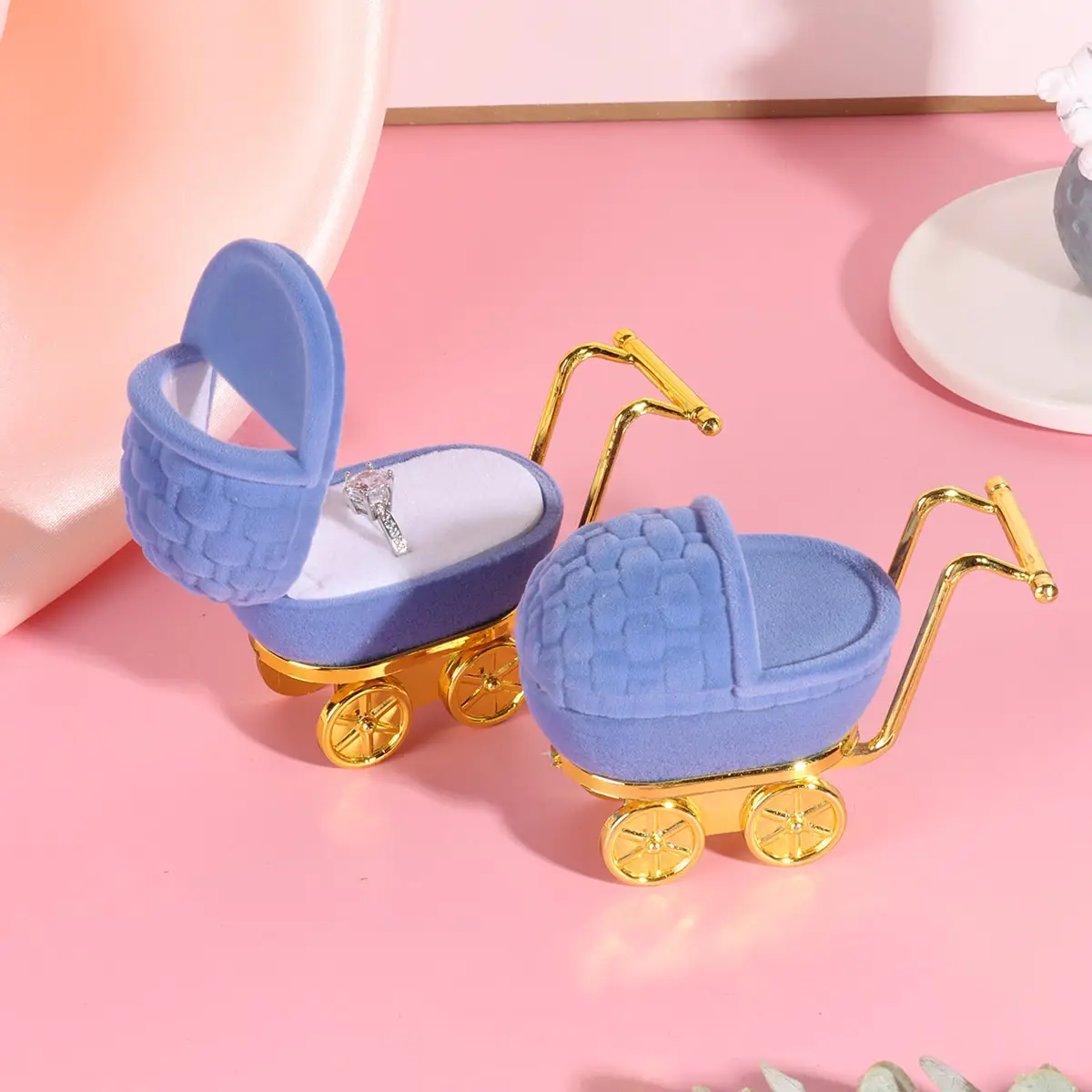 Olai Cartoon Baby Carriage Shape Velvet Ring Box Earring Box Flocking Wedding Proposal Ring Jewelry Gift Packaging Box