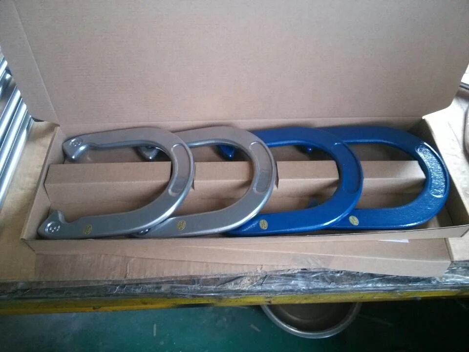 Iron Casting horseshoe game with two steel stakes for fun HRHS05