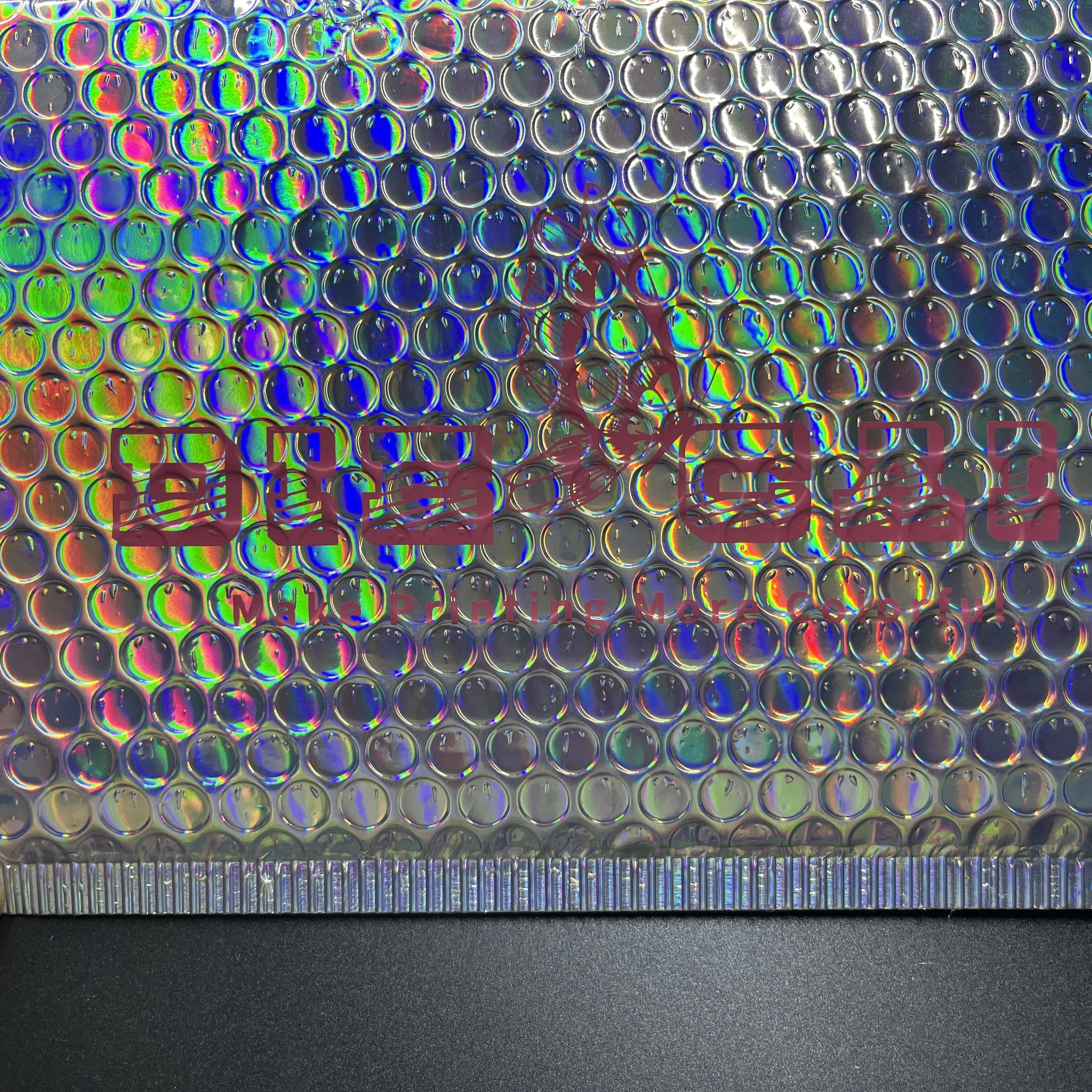 Manufacturer Low Price Poly Mailers White Bubble Cushion Bag Metallic Holographic Bubble Mailer for cosmetic