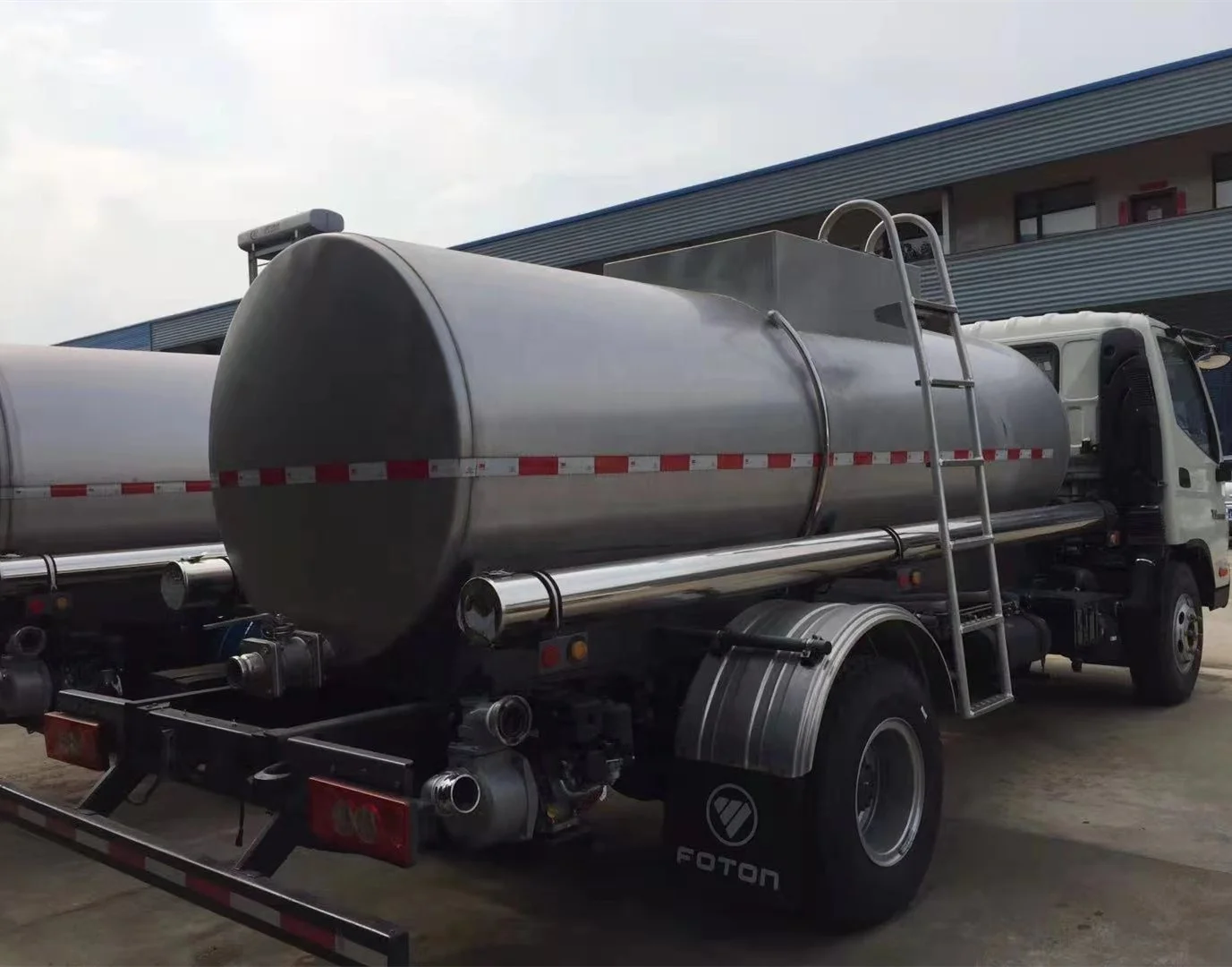 Limited Time Promotion Milk and Drinking Water Tank Truck Stainless Steel Tank 10000 litre Water Tank Truck IN STOCK for Sale
