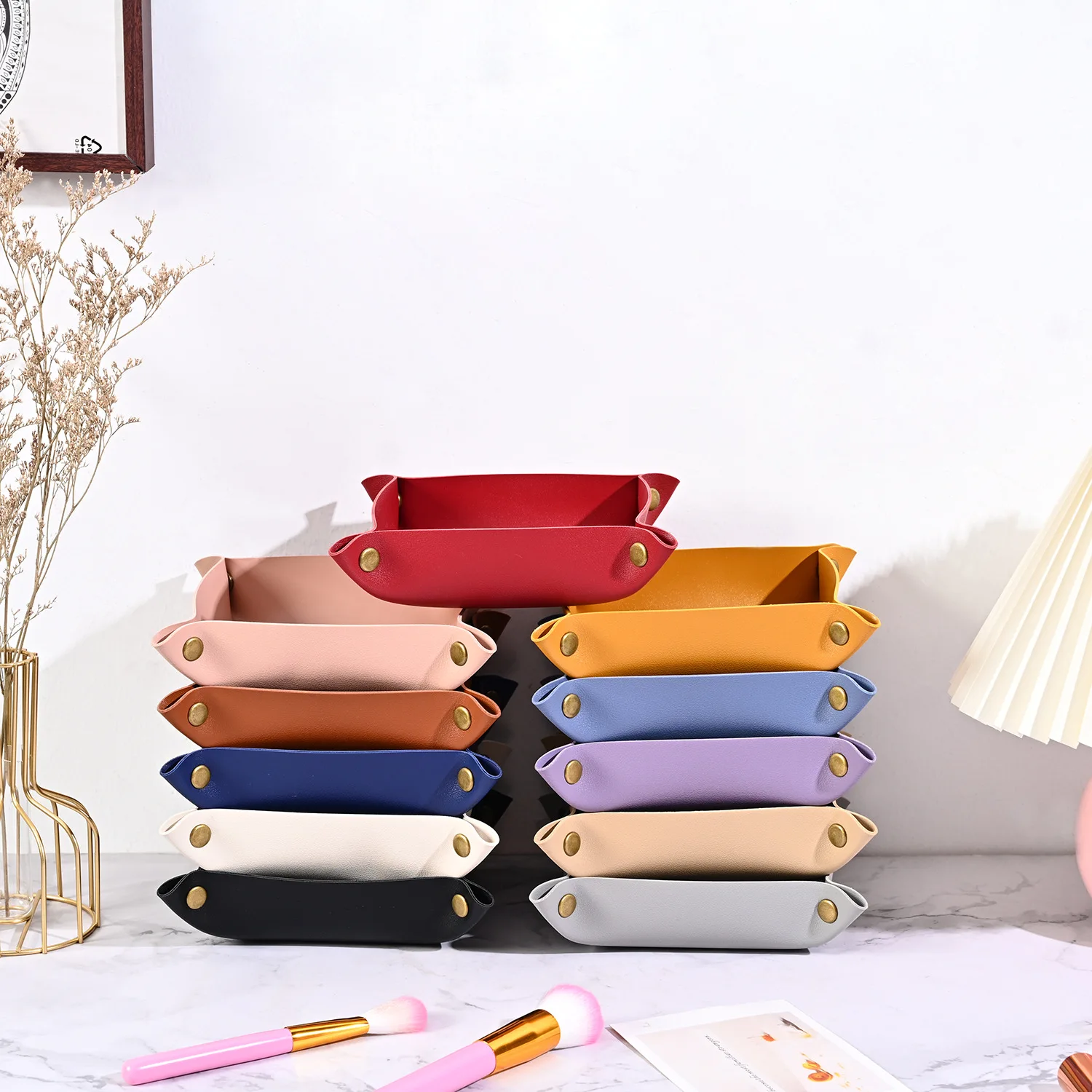 Custom Square Shaped Rectangle Foldable PU Leather Velvet Portable Dice Rolling Tray