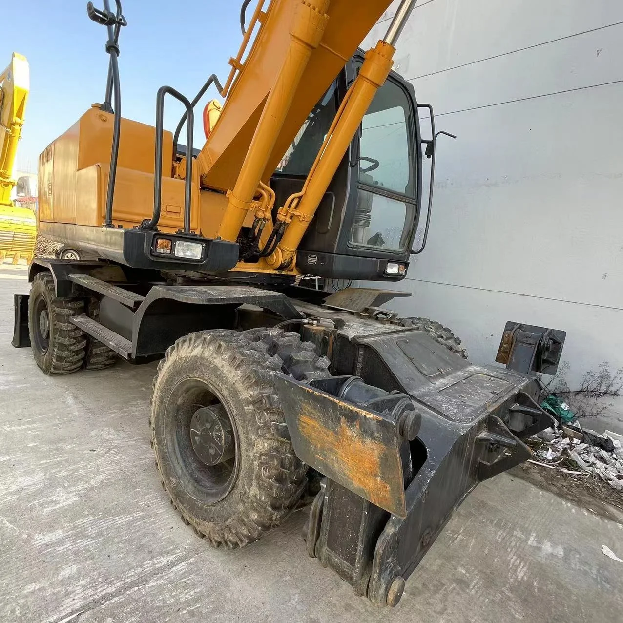 best price used 20ton hyundai wheel excavator R210w-7 in excellent working condition