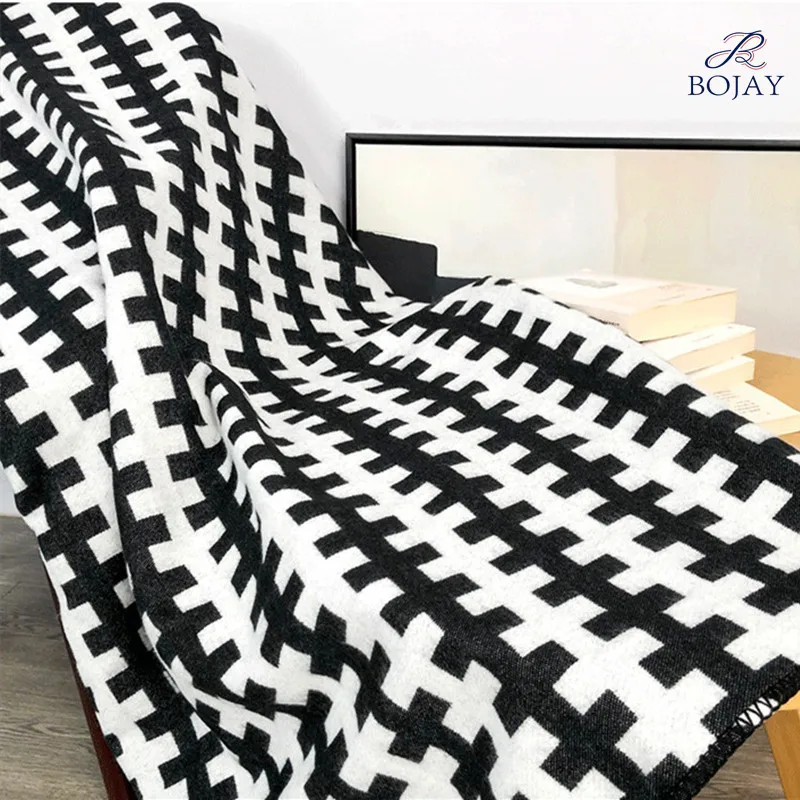 Nordic Style Plaid Throw Blanket for Sofa Couch Soft Flannel Fleece White Black Checker Plaid Pattern Decorative Throw