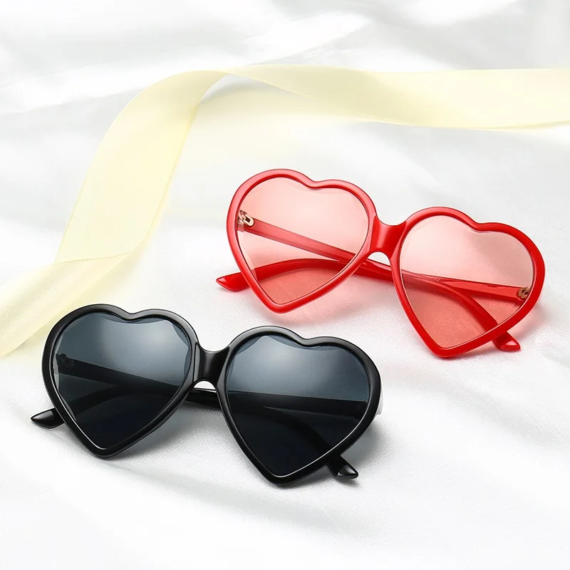 
2018 heart shaped sunglasses diamond trimming italy brand design lovely sun glasses women custom 