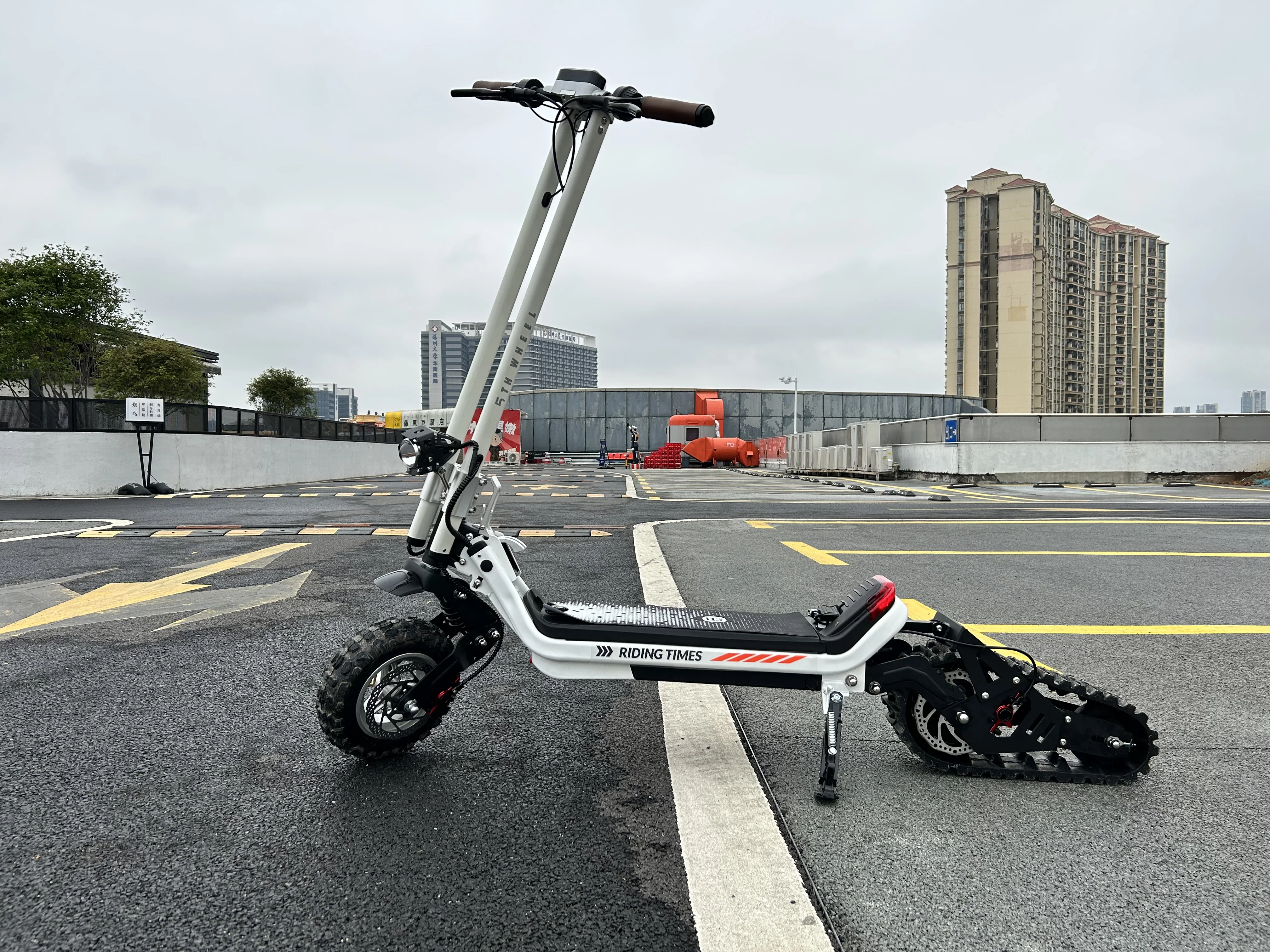 New arrival Electric Snow Scooter Innovative Skate Snowmobile 2 Wheel Folding Snow Mobile with Removable Battery