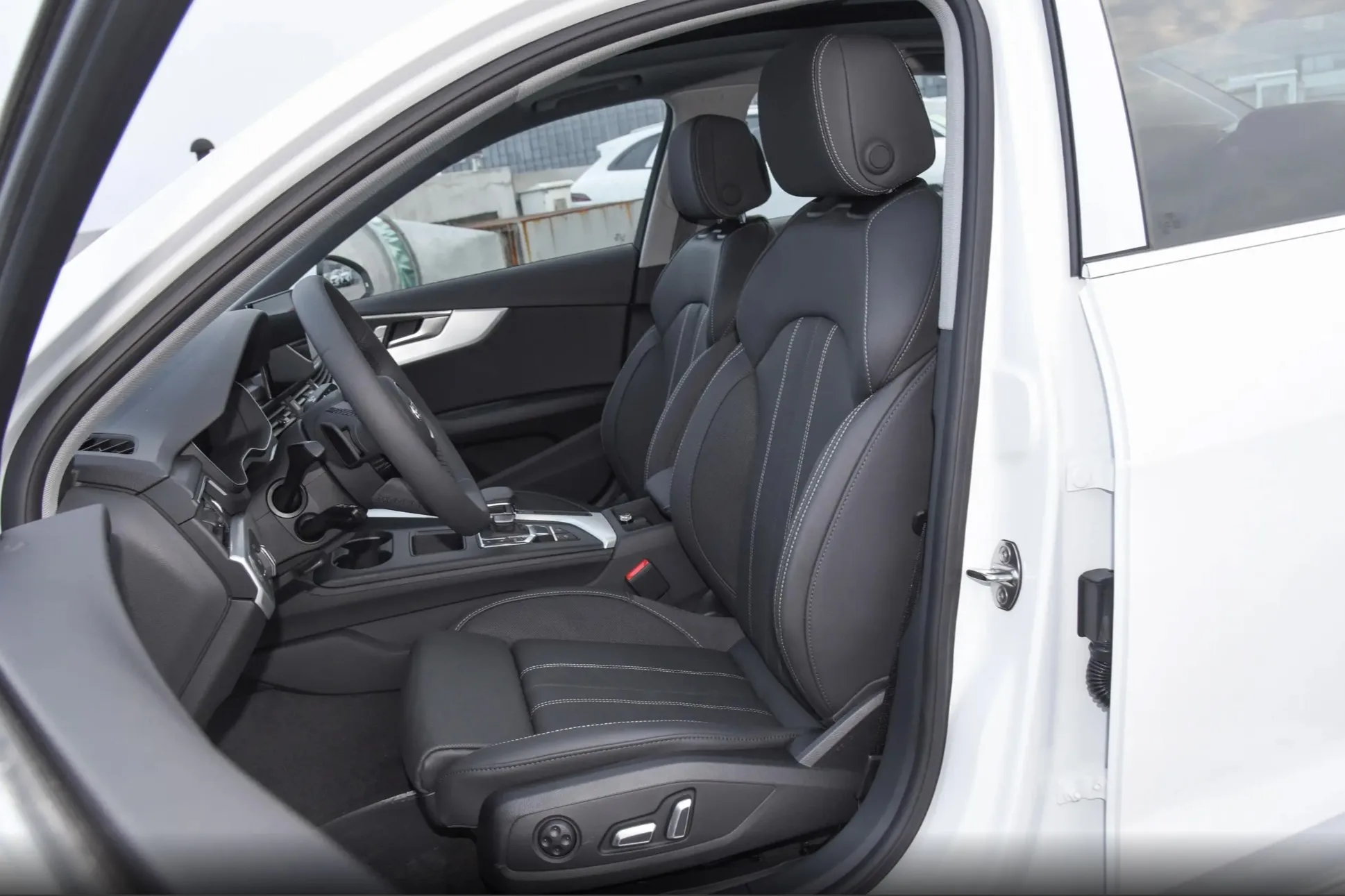 Brand New for Audi A4 A4L Compact Executive Car 2023 2024 Car