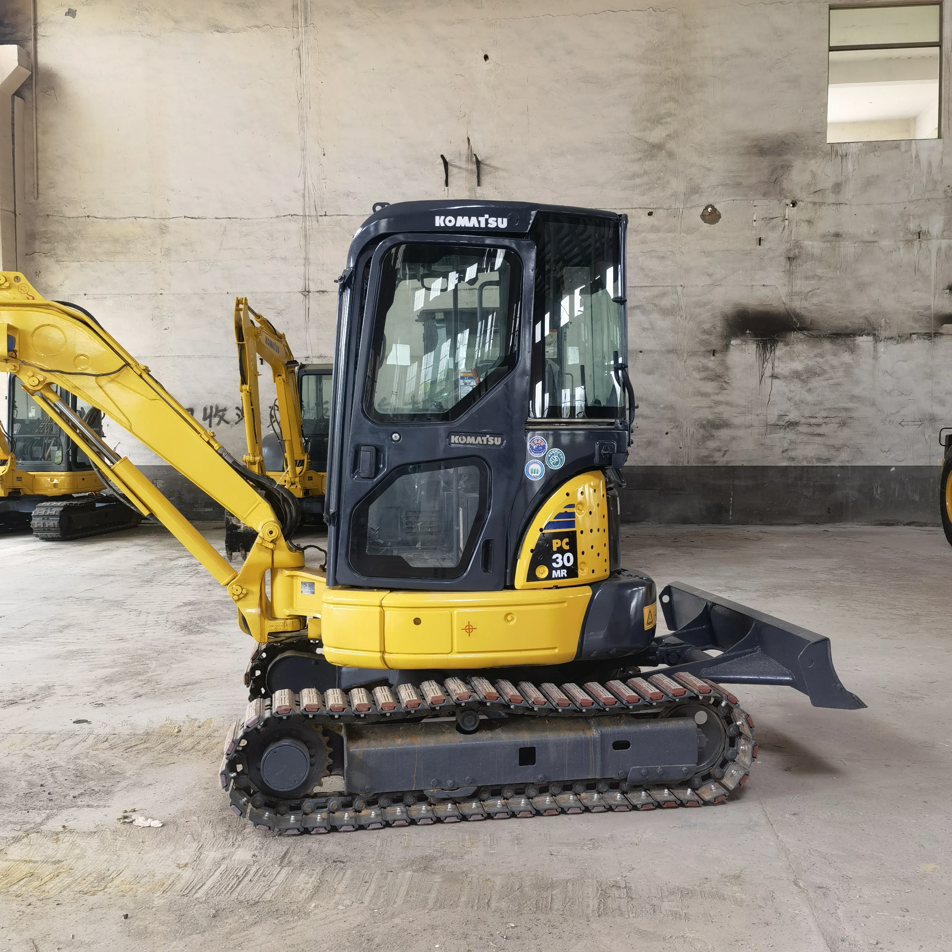 Мини-экскаваторы б/у 3 т Komatsu PC30 инженерная японская строительная техника Малый землеройный экскаватор хорошо продается в Саудовской Аравии
