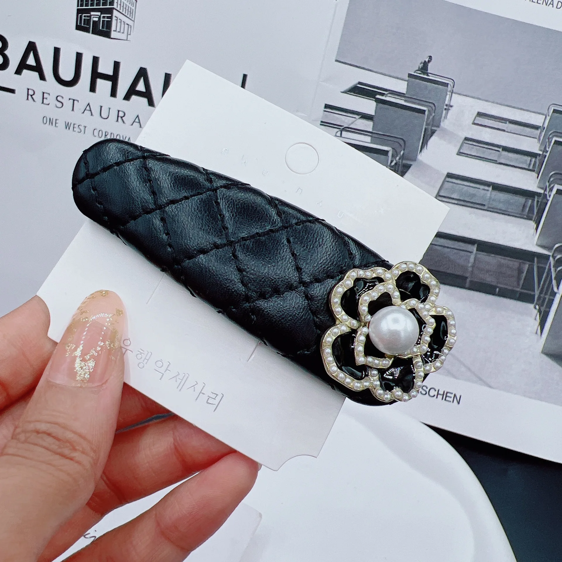 New Arriving Camellia Hairclip PU Leather Flower Hairpins Retro Pearl Hairgrips Temperament Women Hair Accessories