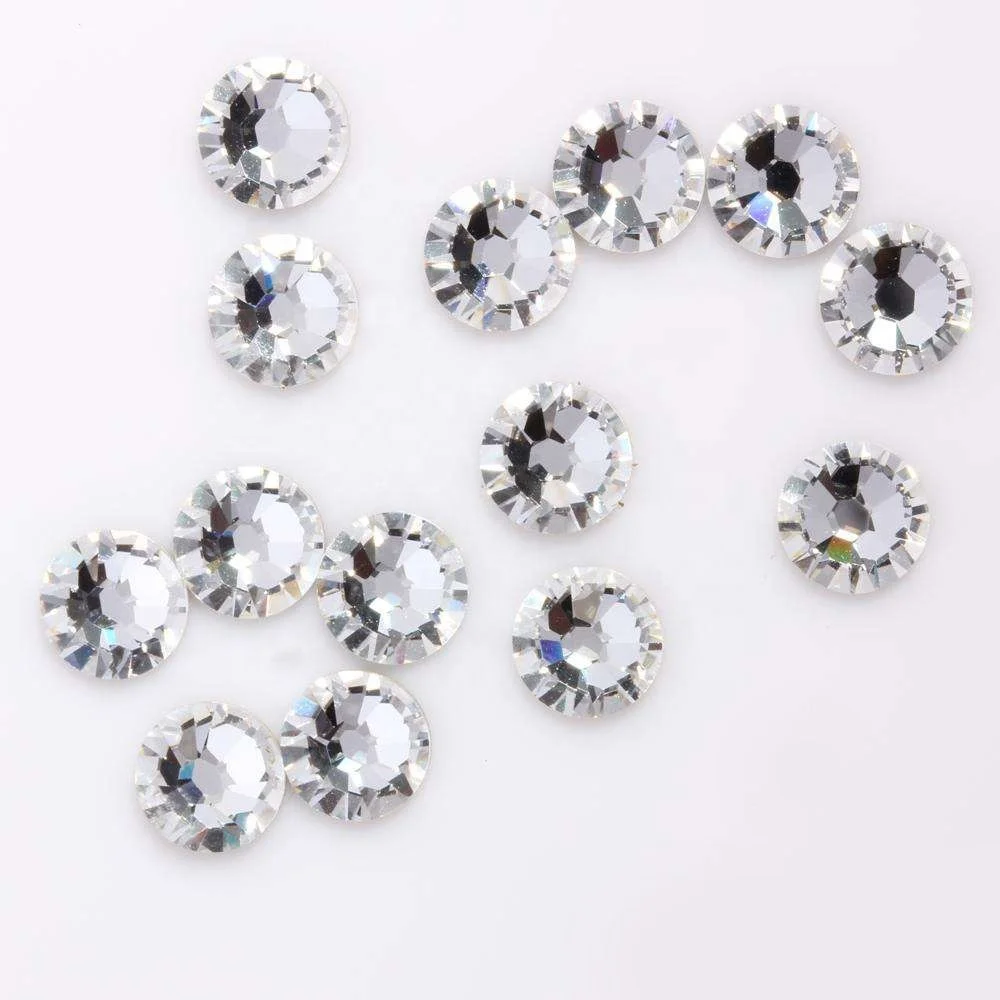 Catching colored and beautiful flower rhinestone appliques