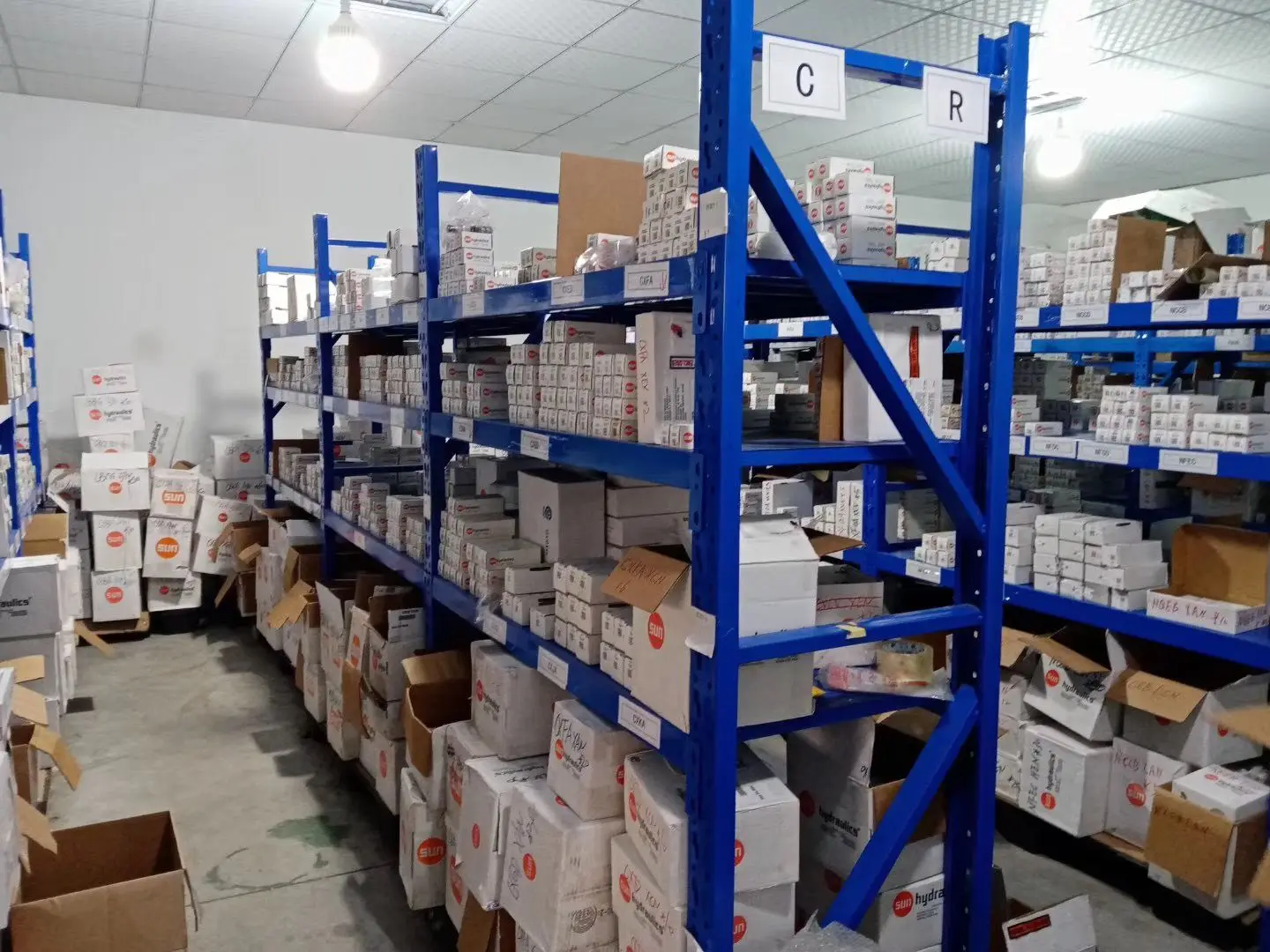 740-924 740924 740 924 SUN hydraulics origin 24 VDC coil with AMP Junior Timer connector with TVS Diode in stock HYDRAFORCE