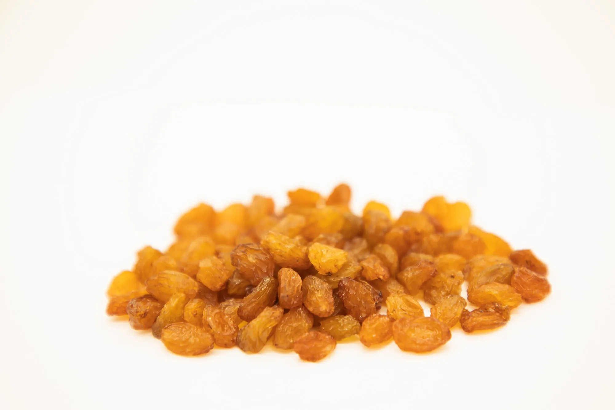 Non-GMO high grade bulk wholesale dried grapes from Uzbekistan sweet golden raisins natural healthy snack