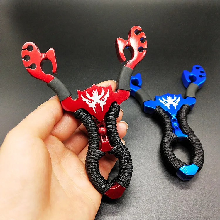 High Quality Powerful Three Card Catapult Portable Accurate Aiming Zinc Alloy Hunting Slingshot Outdoor Game Sling Shot