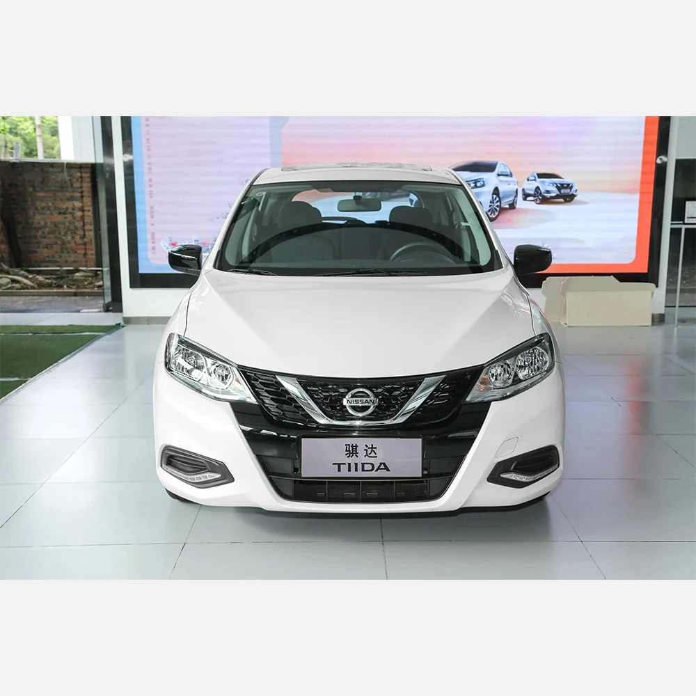 Hot Sale Nissan Tiida 5 door 5 seater Hatchback Nissan Tiida Gasoline Petrol Cars For Selling