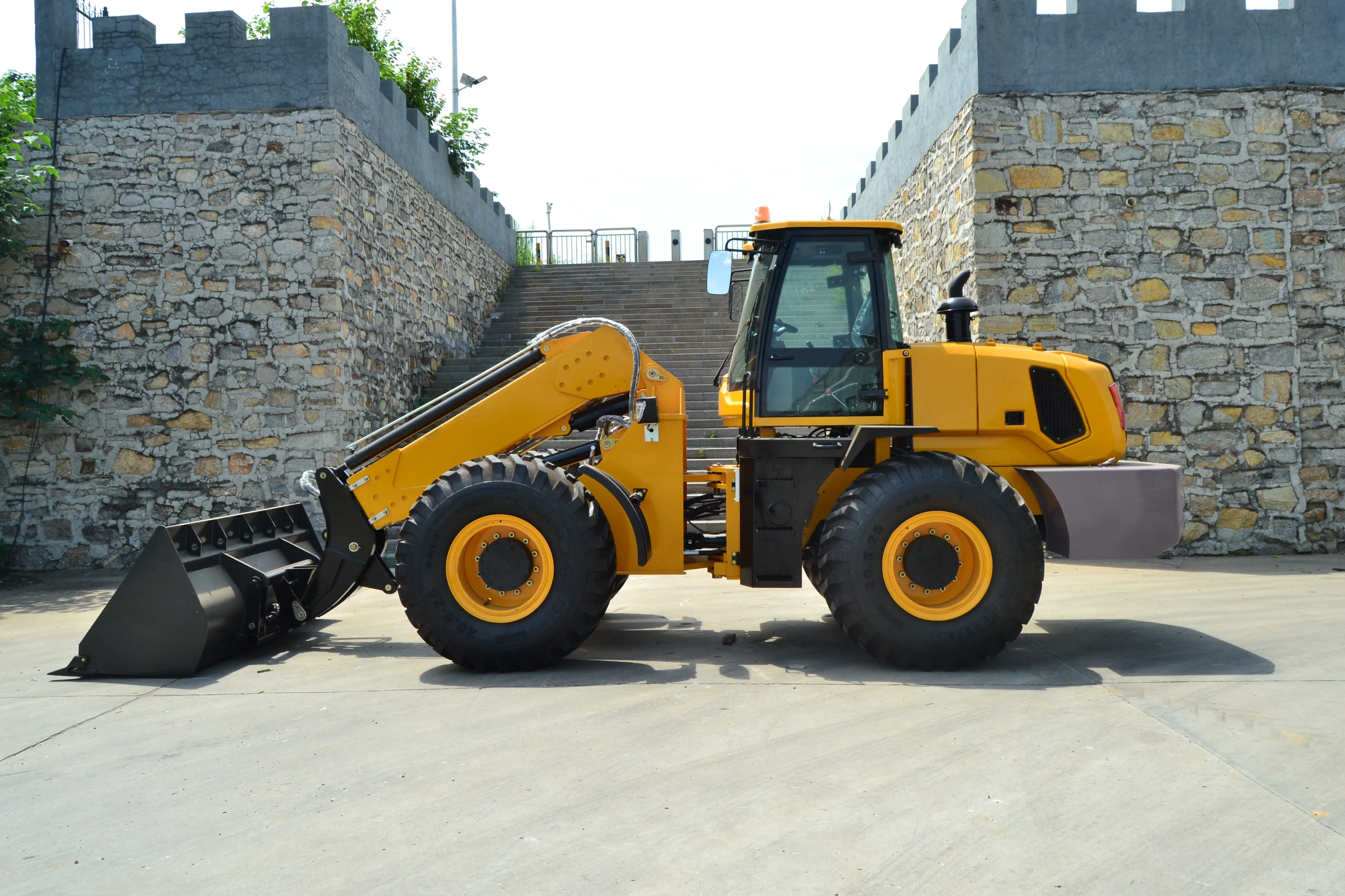 China HERACLES Construction Equipment TL4000 Wheel Telescopic Loader with Euro5 Engine for Construction and Farming