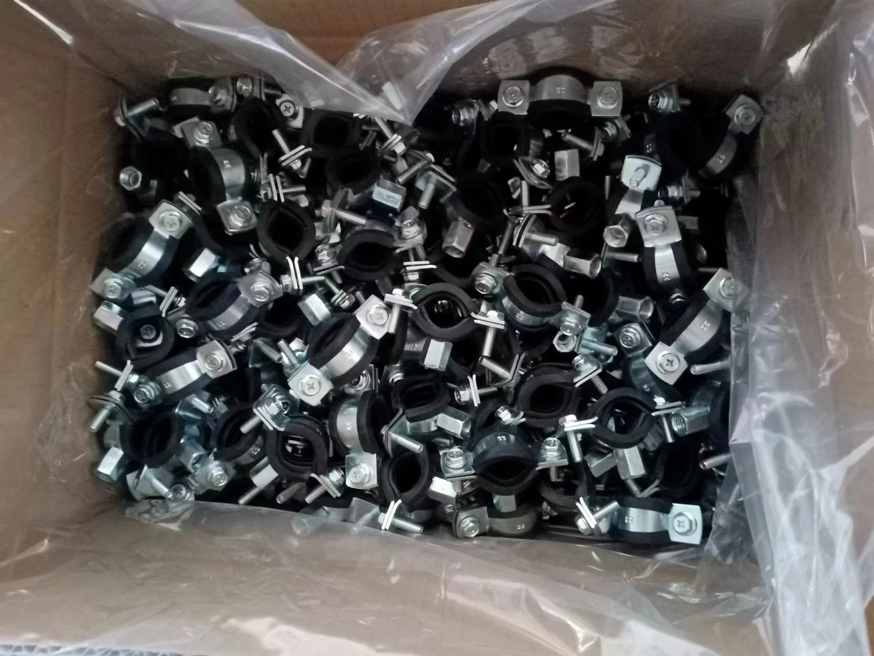 Hot Selling With Rubber Carbon Steel M8+M10 Metal Pipe Clamp Pipe Hanger for Water Pipe