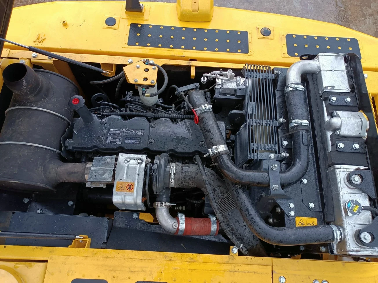 Hydraulic Large excavator Crawler 20ton  Excavators Japan Brand Komatsu pc200  Pc200-8 Used Excavators Provided 100% Ready
