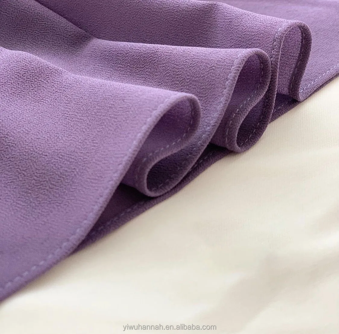 Оптовая продажа Новая мягкая креповая шифоновая шаль из хиджаба длиной 175 см этнического дизайна полиэфирного шелка для дубайского мусульманского тудунга Малайзии