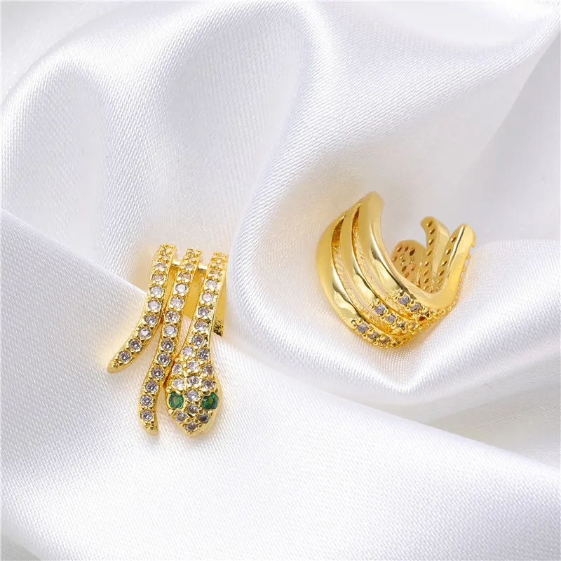 
Gold-plated diamond Q version mini snake earrings wild aesthetics shopping fashion earrings jewelry 