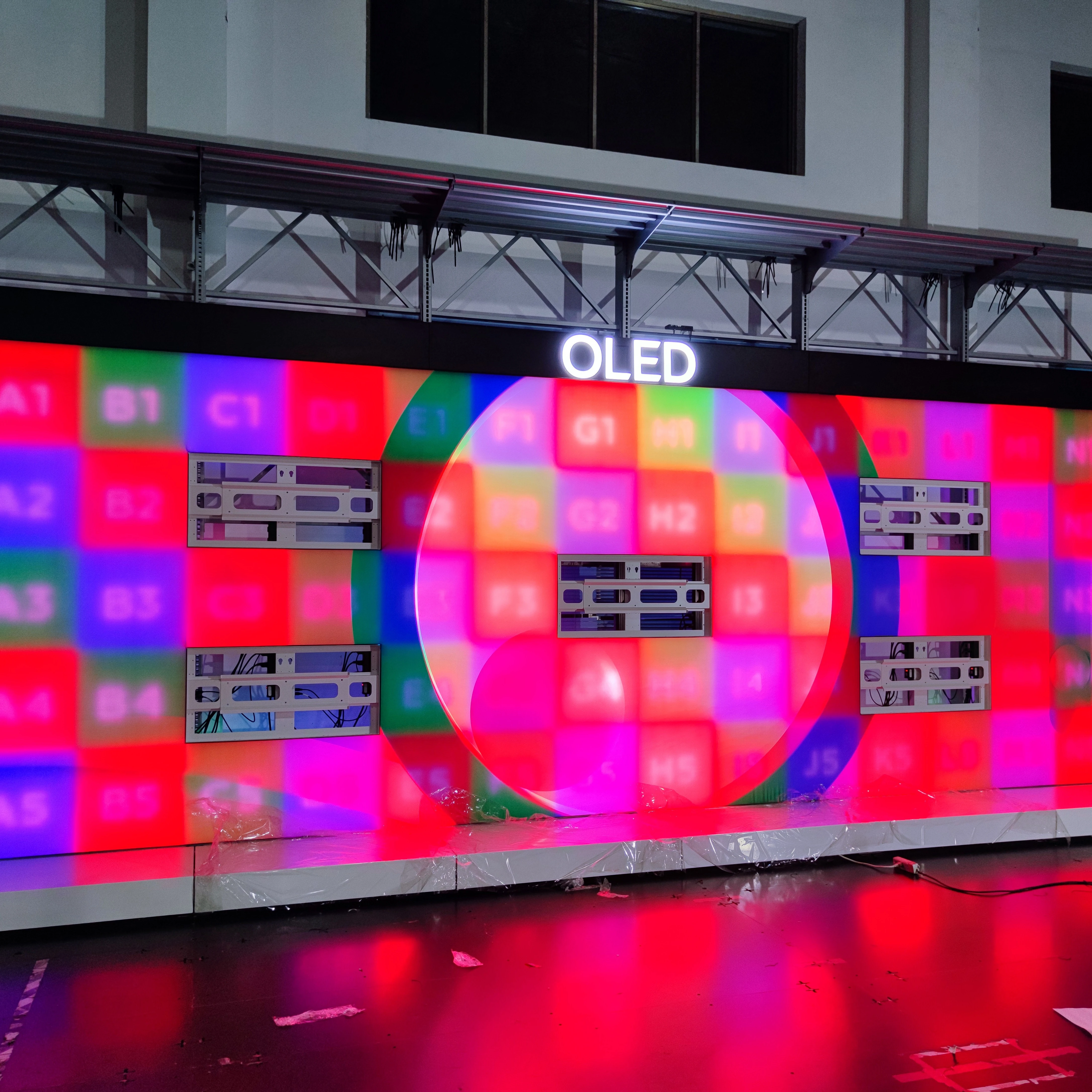 Store Fixture Interactive Display Fixture TV wall Custom made electronic engineering Digital Signage Displays led screen