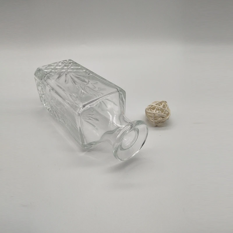 Professional Wholesale Luxury New Design Empty Glass Reed Bottle Diffuser For Home Decoration