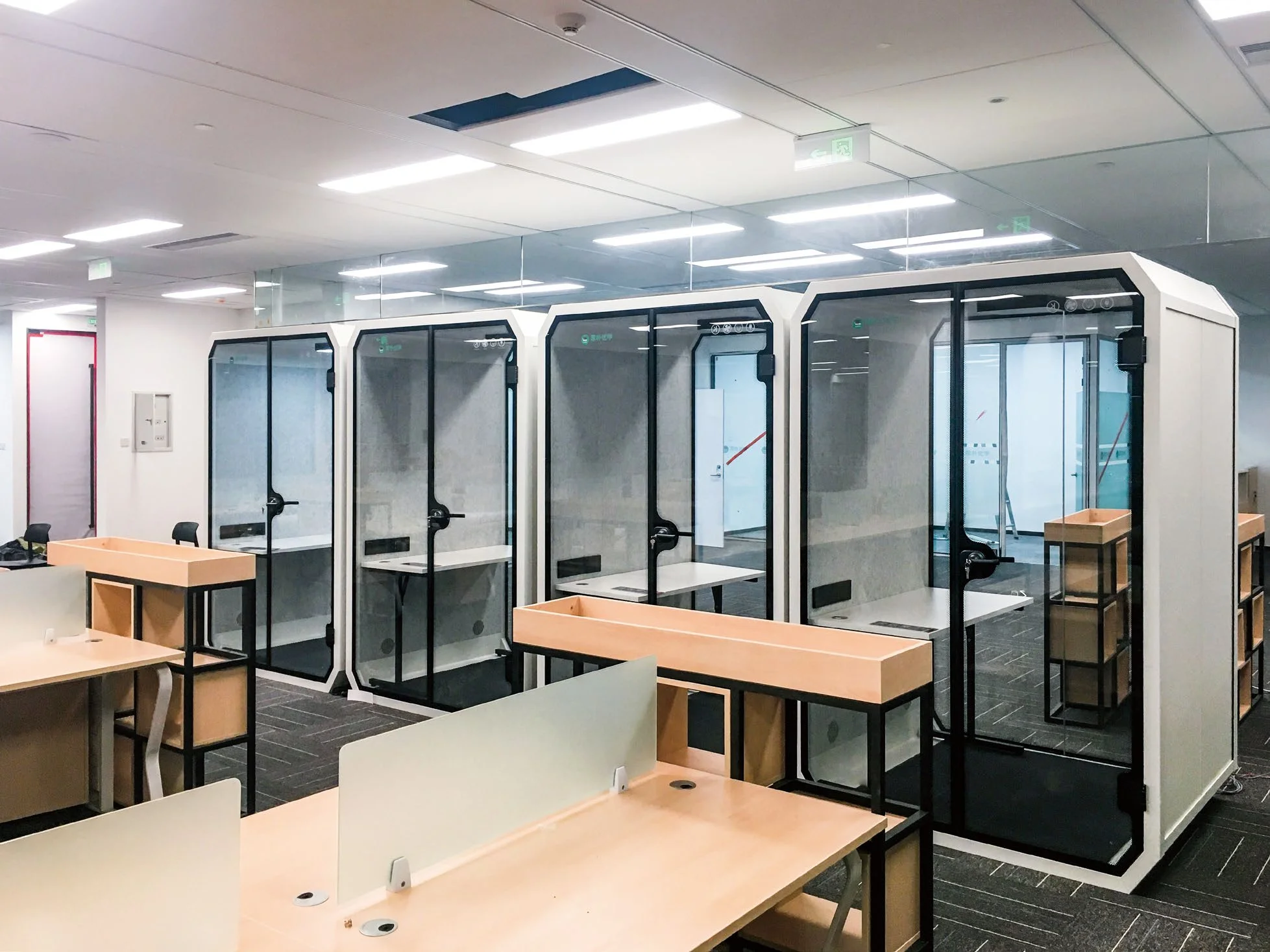 Fast Assemble Mini Single Person Private Desk Chair Large Soundproof Air Conditioned Noise Isolation Cabin Silence Read Work Pod