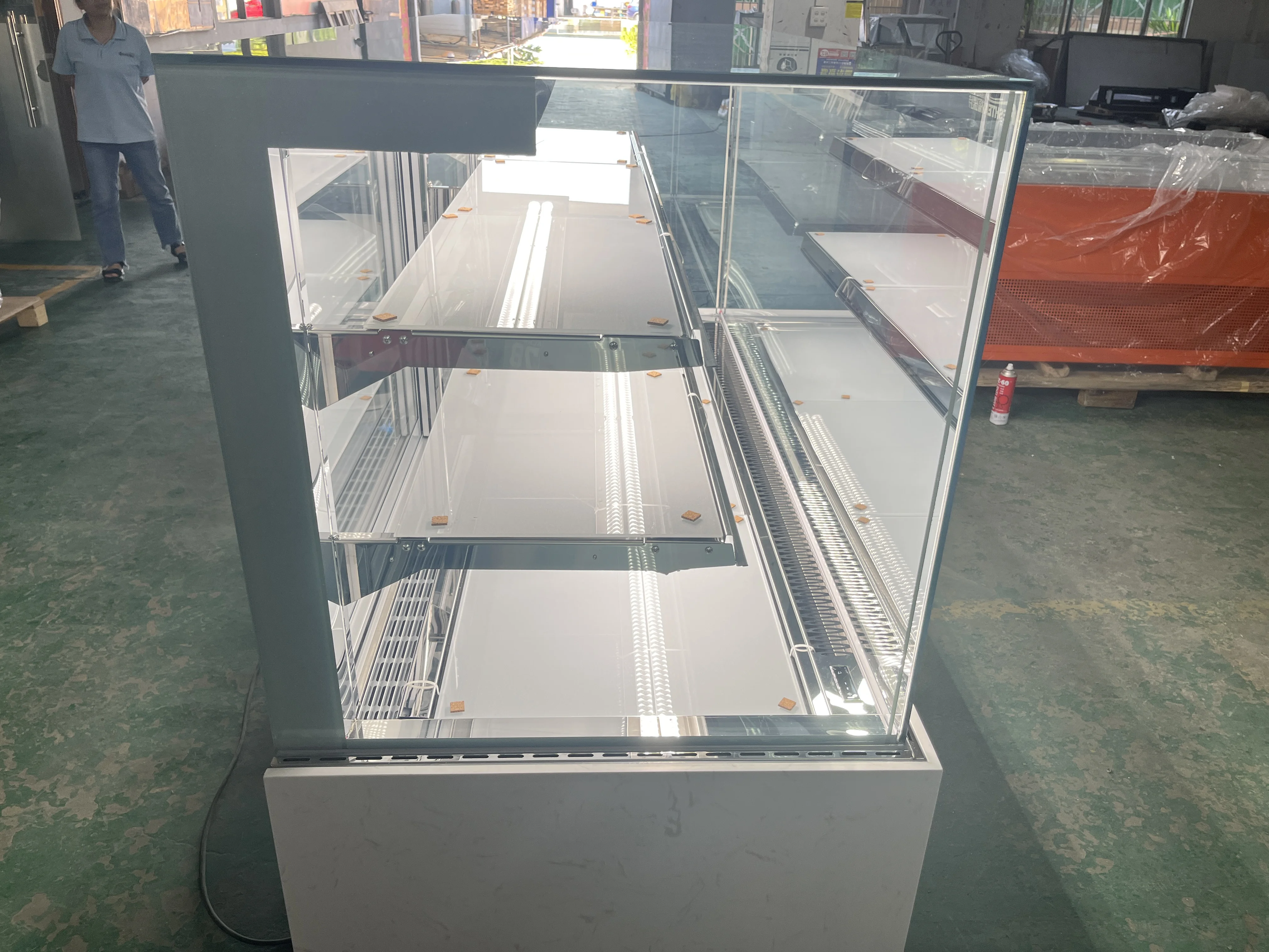 3 Layer Luxury Style Pastry Cake Display Commercial Bakery Display Case Bakery Shop Cabinet Cake Showcase