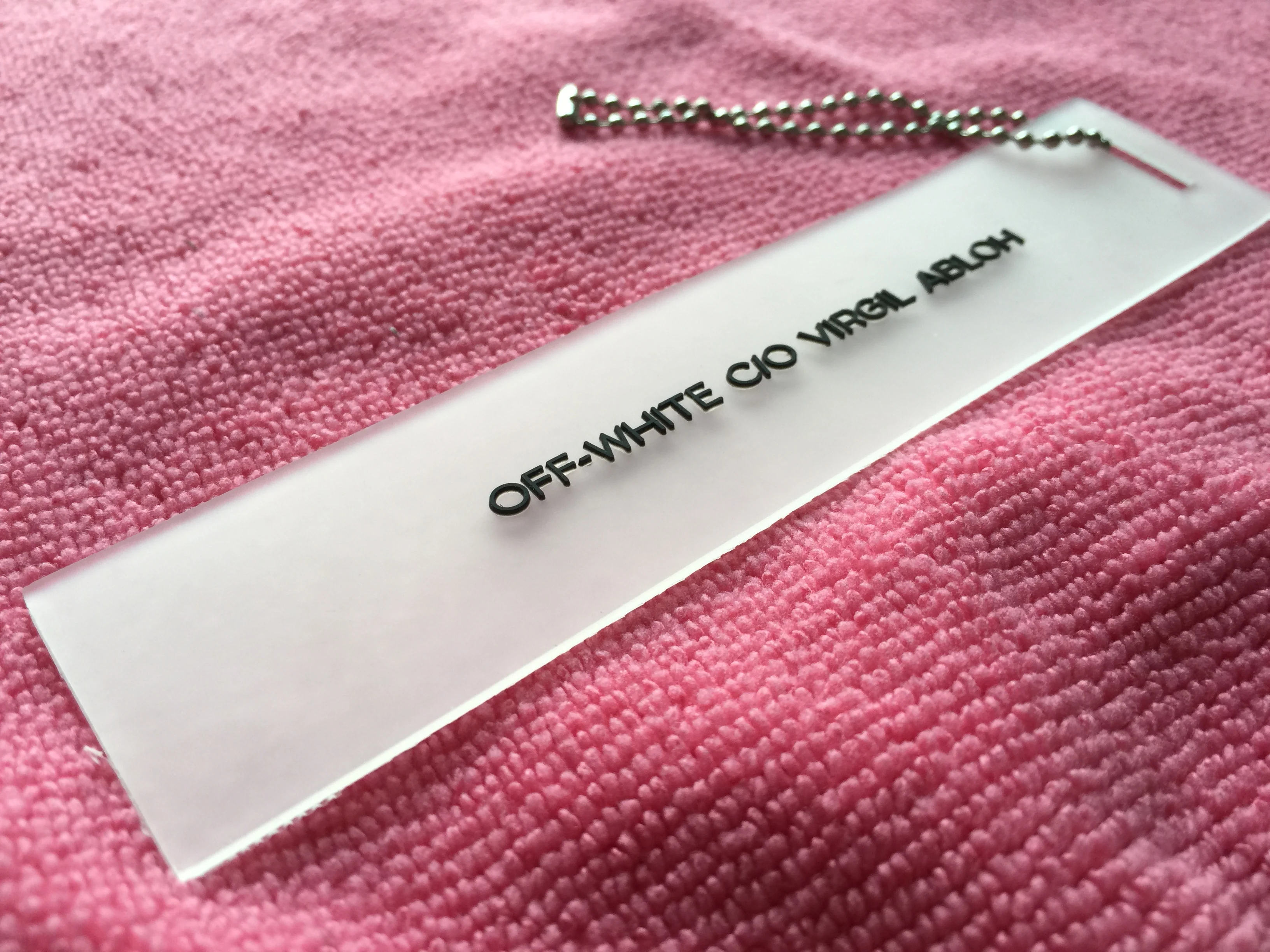 durable transparent rubber hangtag,Pink logo 3D rubber swing tag with ballchain