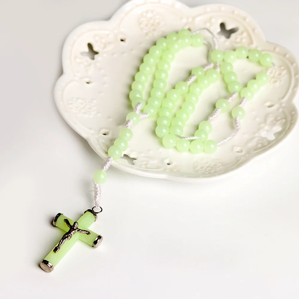 Hot Selling Wholesale 8MM Luminous Bead Rosary Cross Necklace Cross Pendant Prayer Plastic Luminous Rosary Necklace