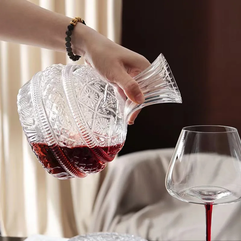 Wholesale Hot Sale Elegant Engraved Lead-free Crystal Glass Rotating Decanter Whiskey Red Wine Decanter