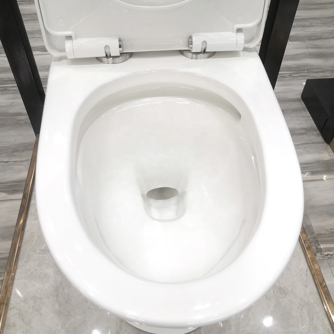 
High Quality Bathroom Modern Design White Ceramic One-piece S-trap Dual-Flush Toilet WC Incinerator Toilet 