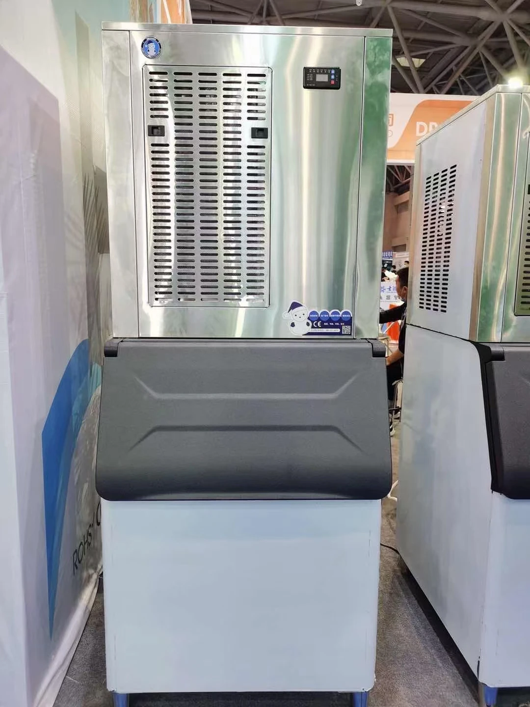 China Manufacture Cheap Price Tea Shop KTV Bar Machinery Commercial Large Cube Block Ice Making Machine With Large Size Ice