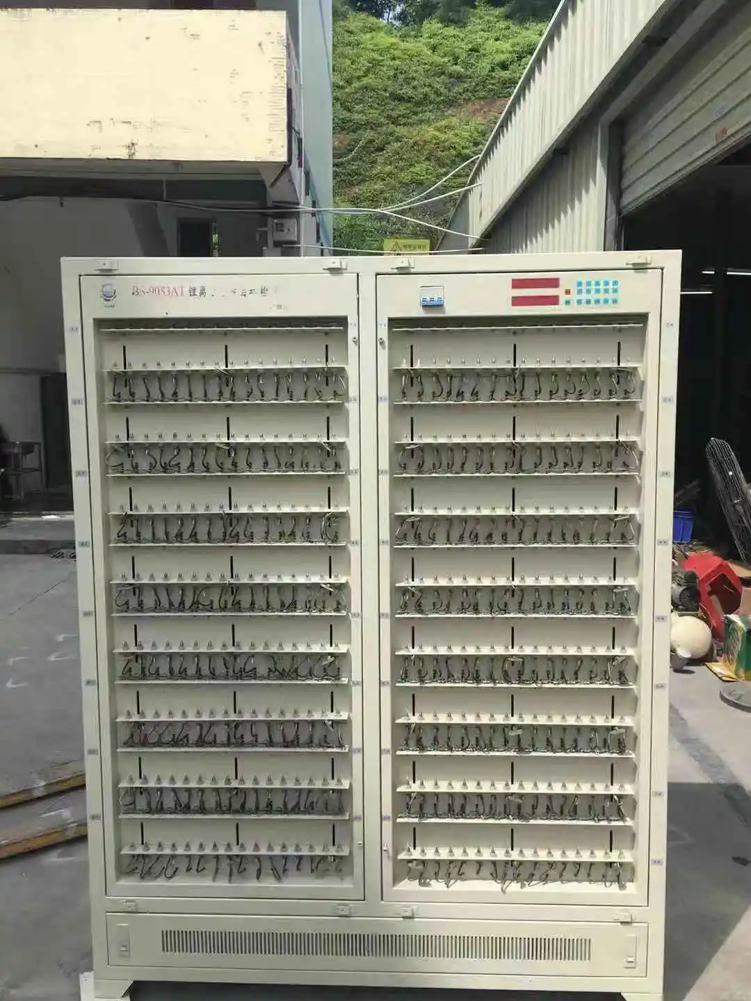 TMAX Lithium Ion Hydride Battery Pack Lifepo4 32700 18650 Pouch Cell Capacity Tester Testing Machine